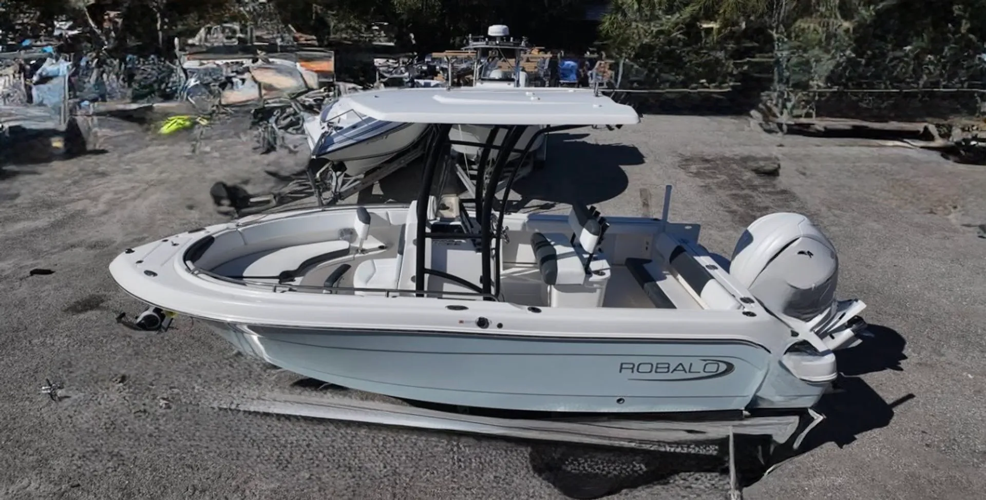 ROBALO R222 in Fort Myers, FL — photo 6
