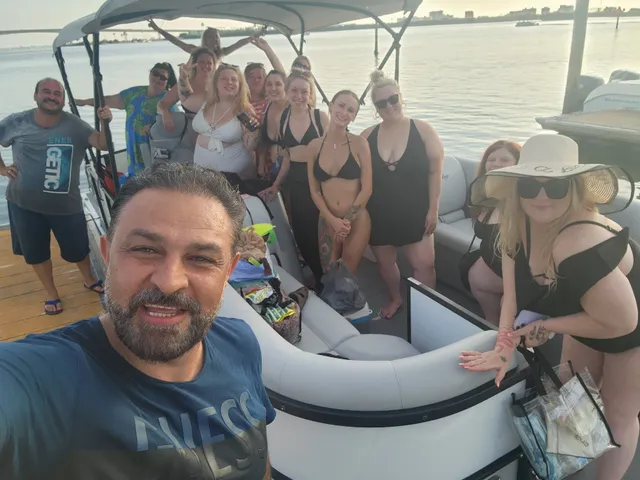 Rent a ENCORE BENTLEY pontoon in Clearwater, FL near me