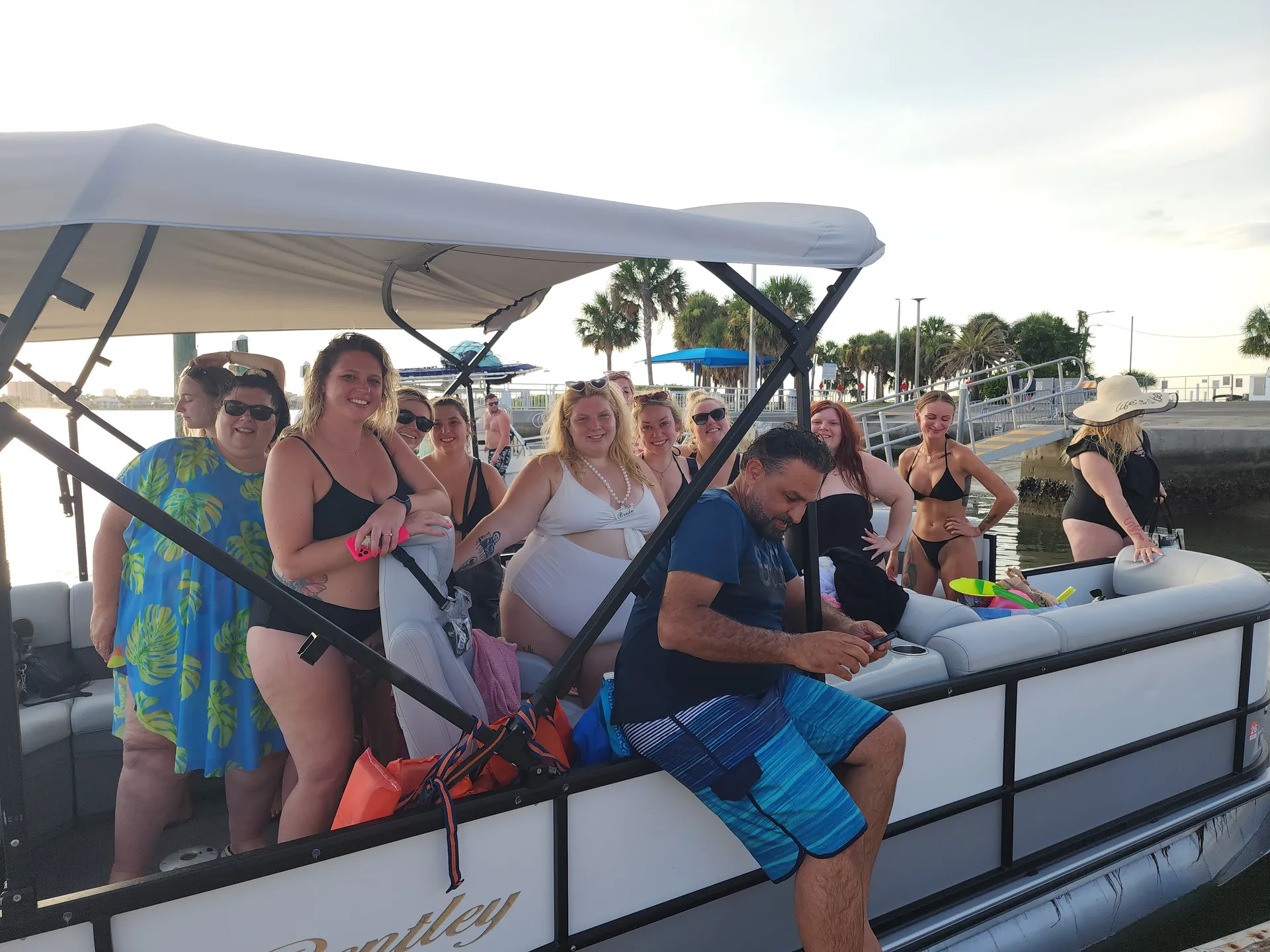 ENCORE BENTLEY LEGACY 220 CRUISE in Clearwater, FL — photo 3