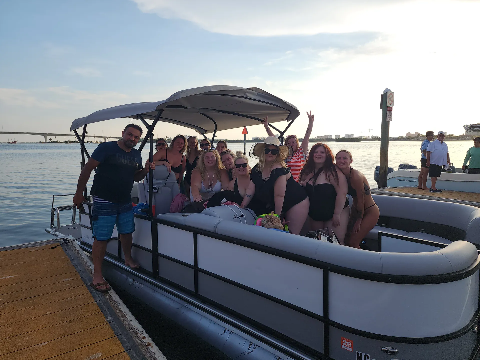 ENCORE BENTLEY LEGACY 220 CRUISE in Clearwater, FL — photo 4