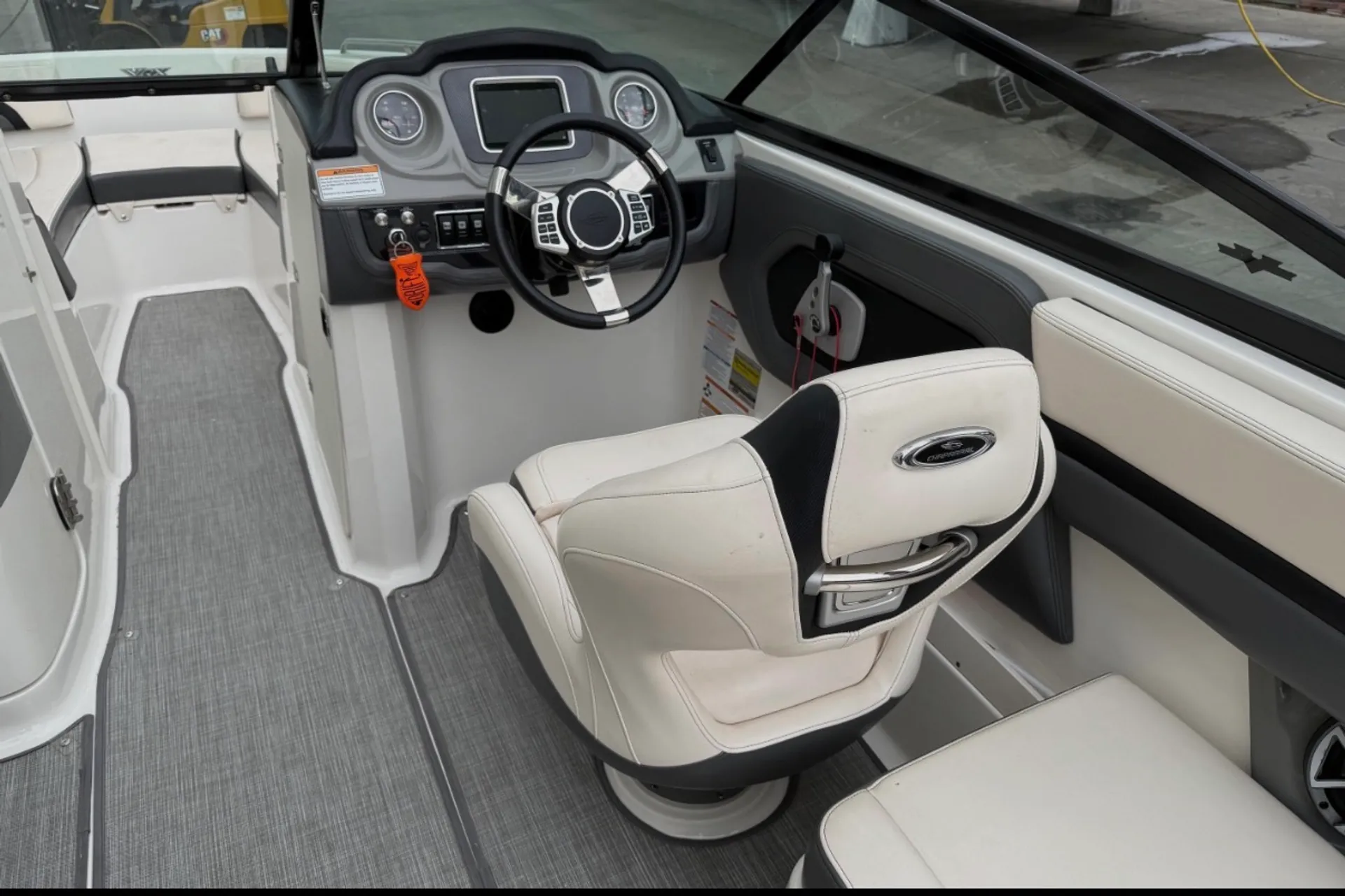 CHAPARRAL BOATS 23 SURF in Fort Myers, FL — photo 6