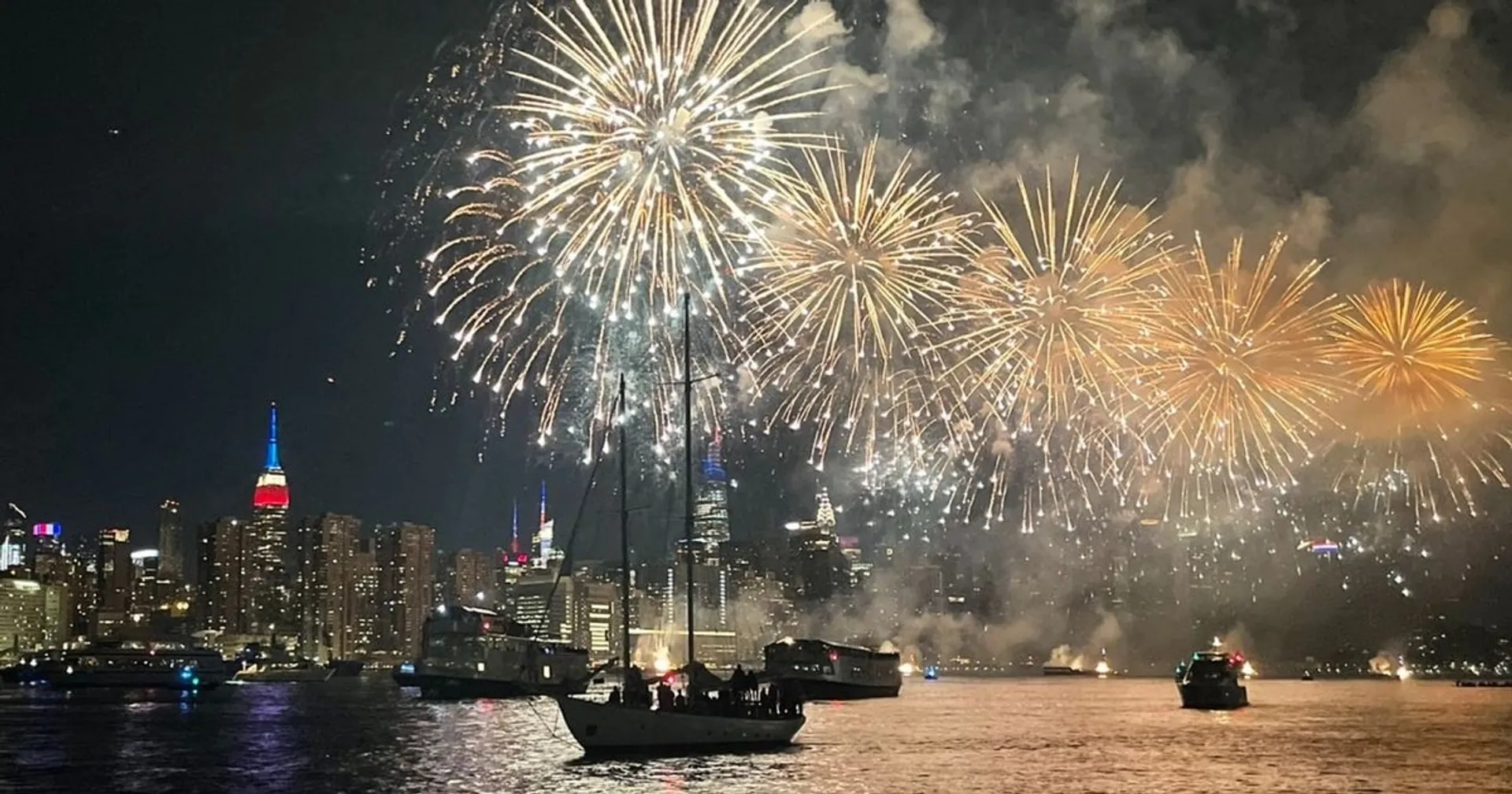 Sea Ray Boats 330 Sundancer w/Axius in Staten Island, NY