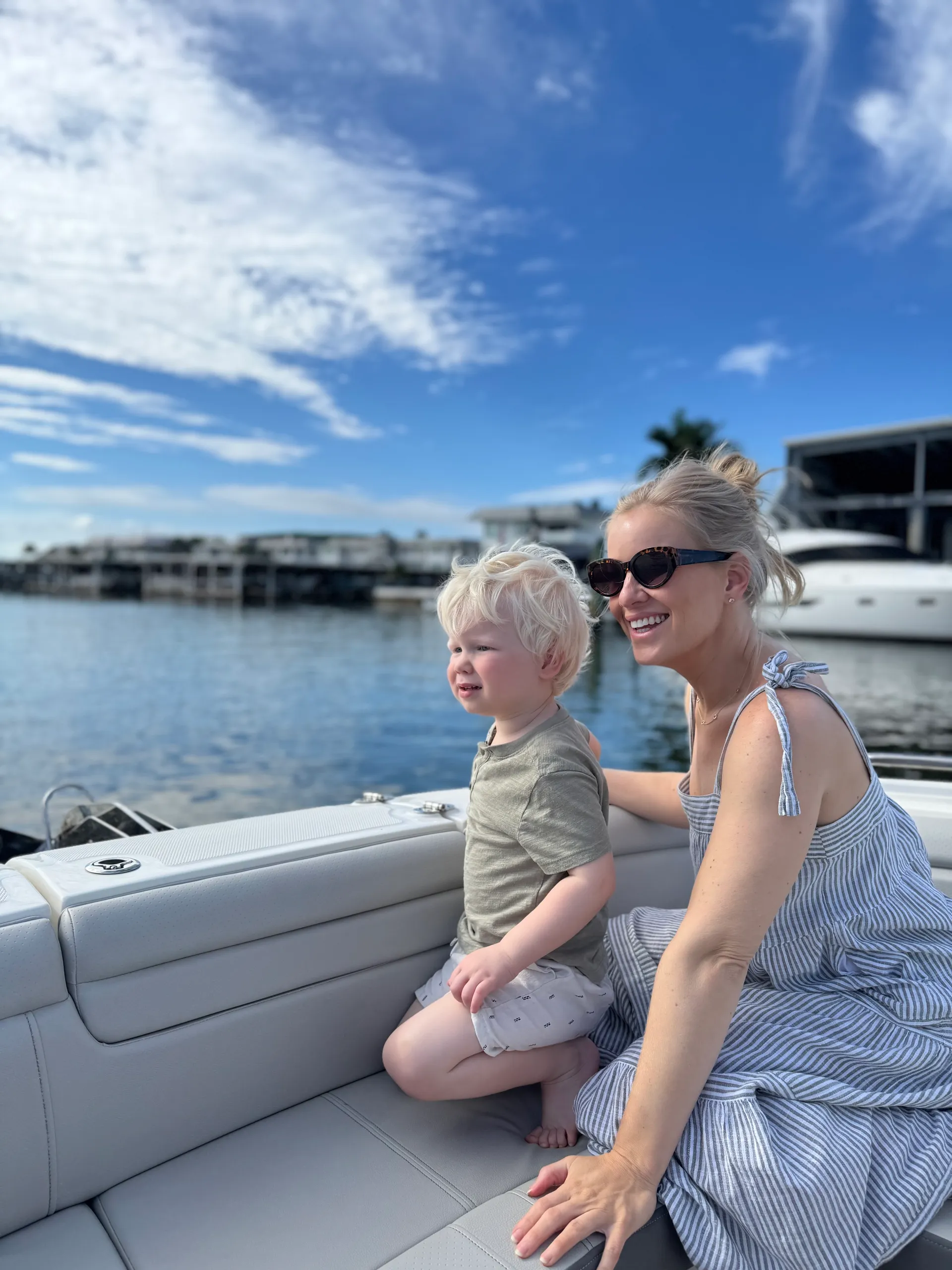 SEA RAY BOATS SDX 290 OB in Naples, FL — photo 4