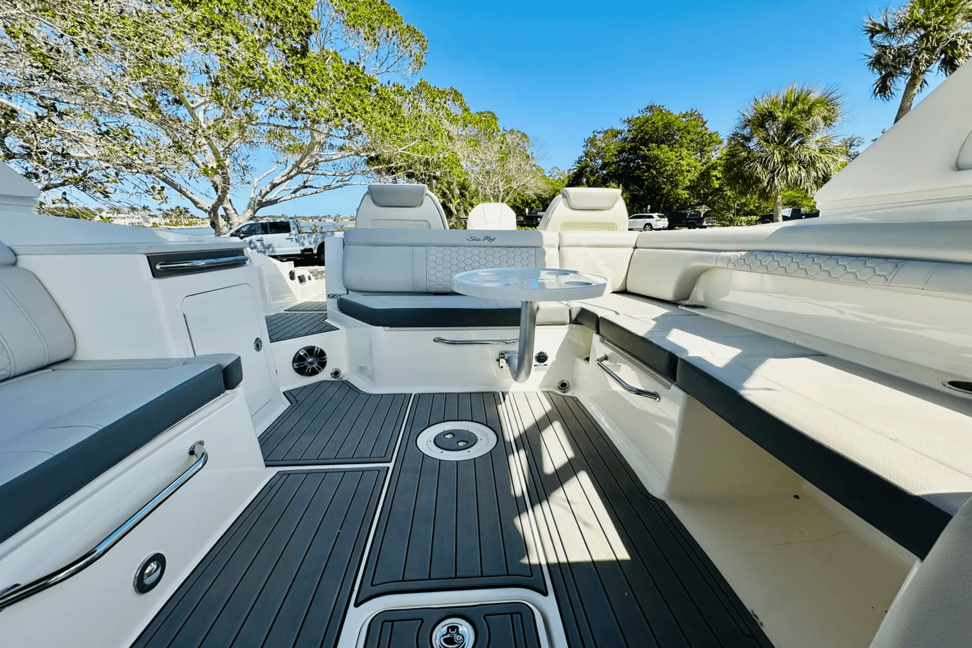 SEA RAY BOATS SDX 290 OB in Naples, FL — photo 5