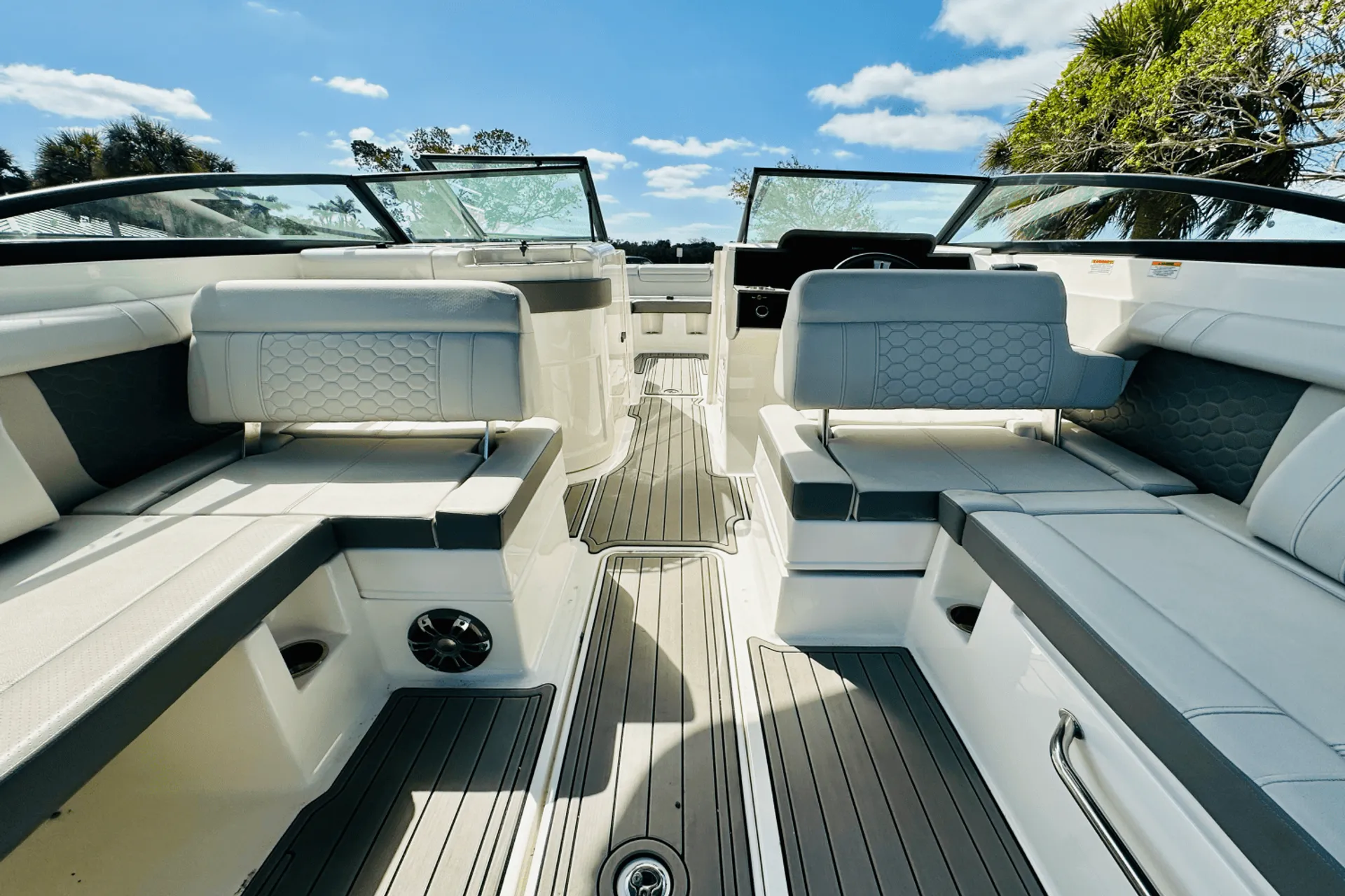 SEA RAY BOATS SDX 290 OB in Naples, FL — photo 6