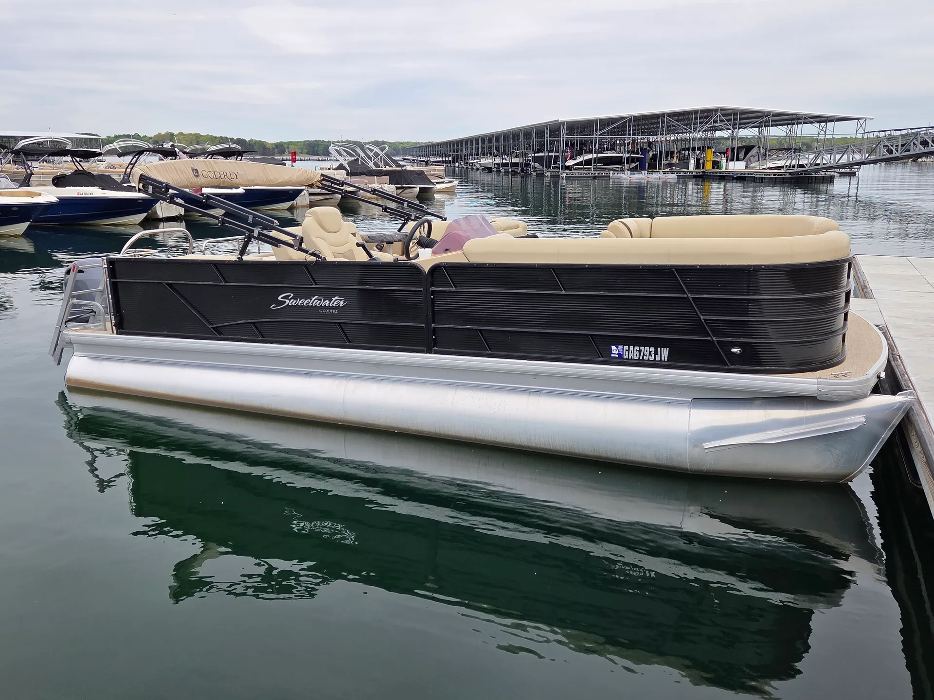 GODFREY MARINE SWEETWATER 2286 FC TRIPLE TUBE in Flowery Branch, GA