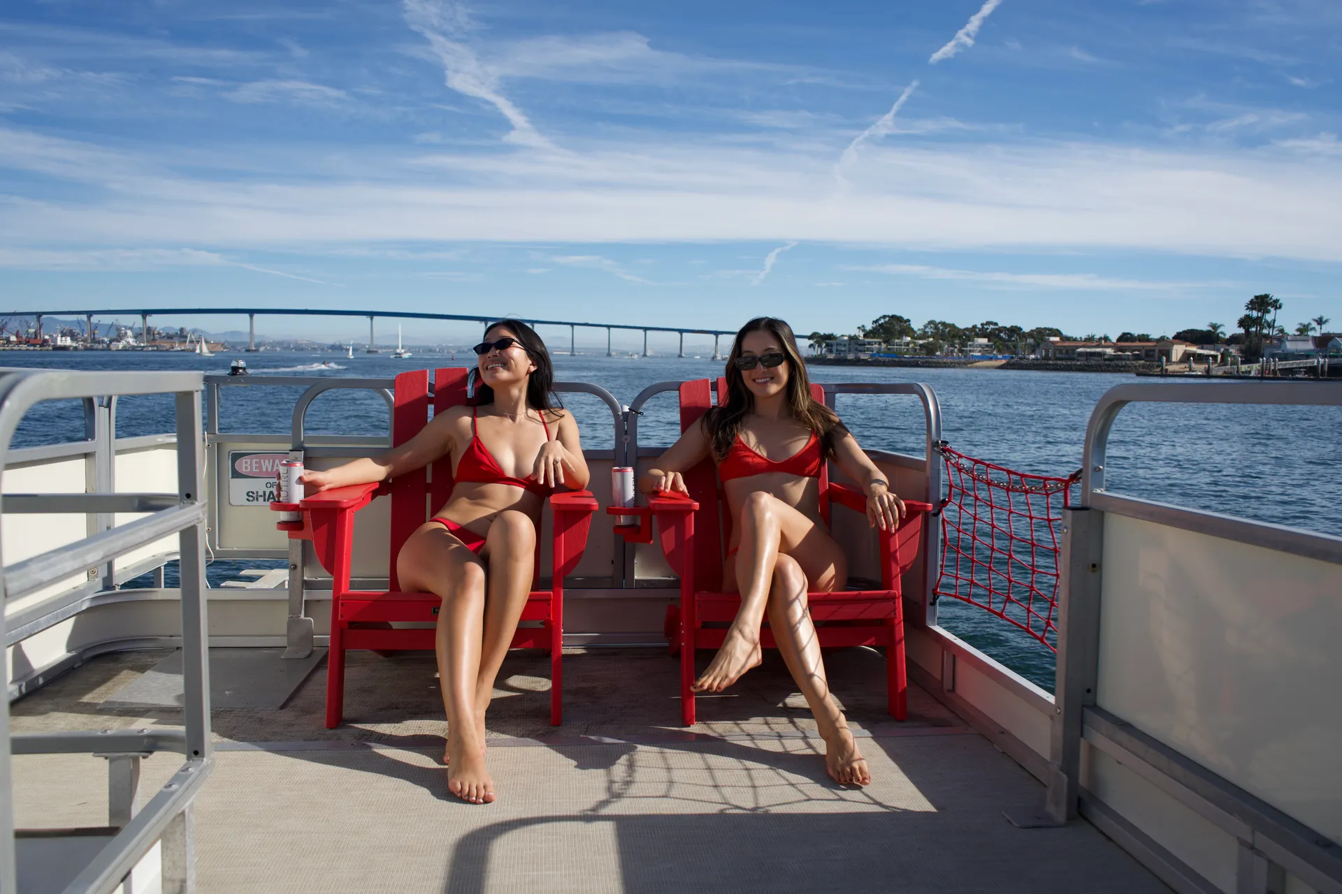 SUN TRACKER BY TRACKER MARINE PARTY HUT 30 REGENCY I/O in San Diego, CA — photo 2