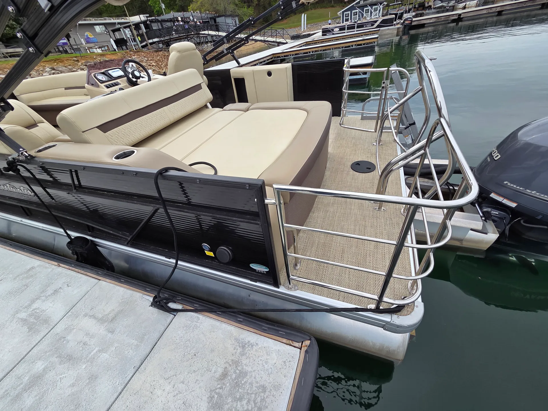 GODFREY MARINE SWEETWATER 2286 FC TRIPLE TUBE in Flowery Branch, GA — photo 4