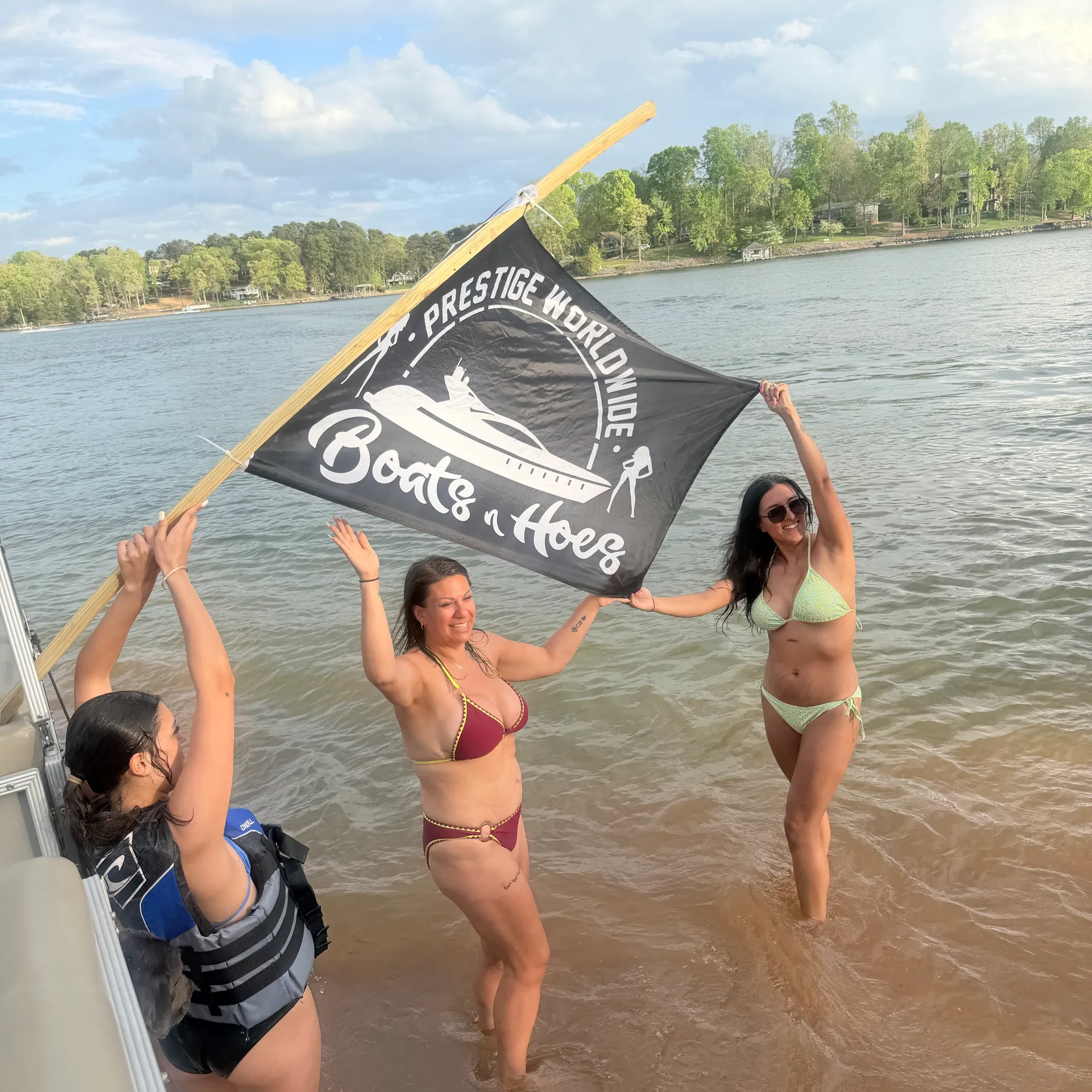 WILD PHIL’S PARTY BARGE WITH BBQ GRILL<br/>