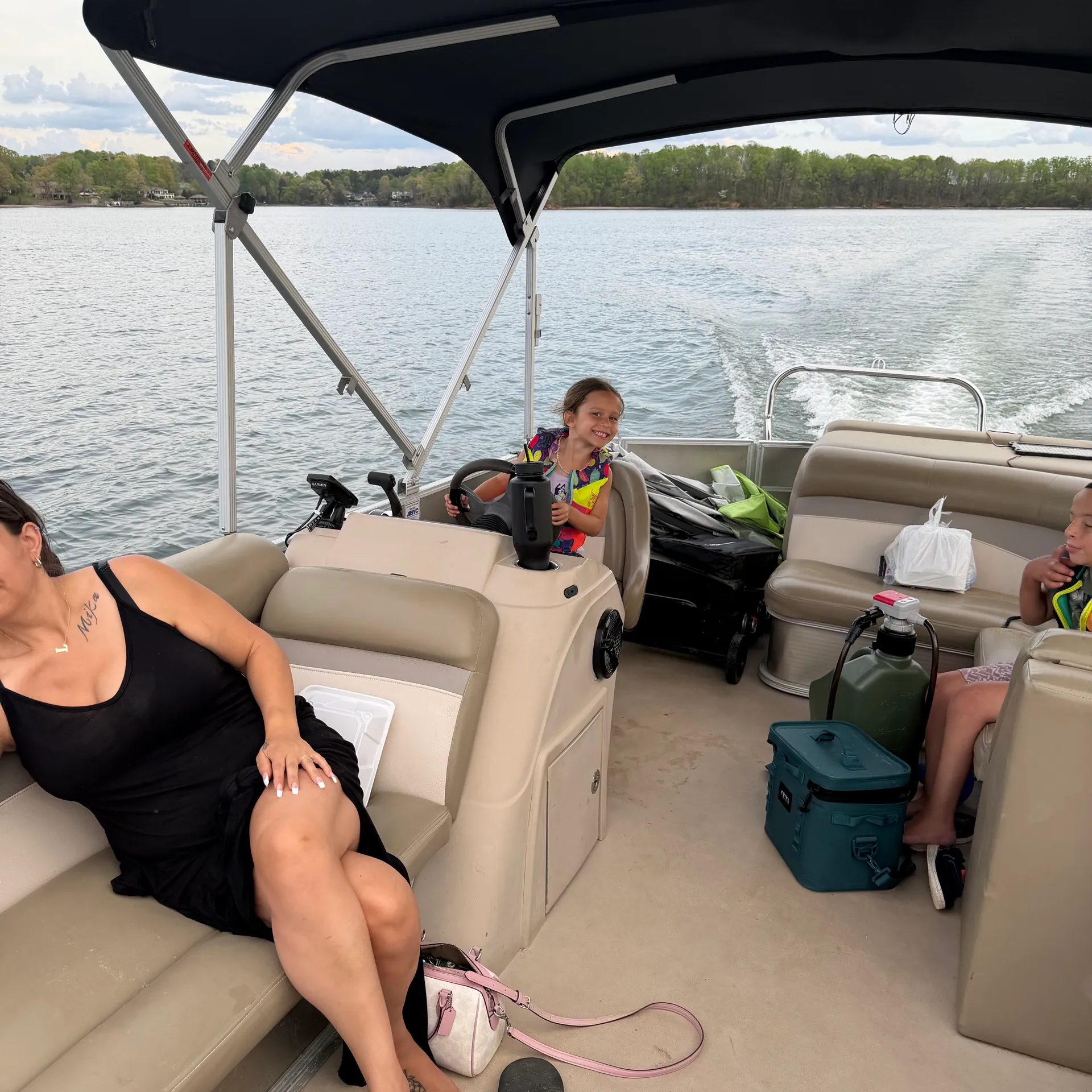 WILD PHIL’S PARTY BARGE WITH BBQ GRILL<br/>