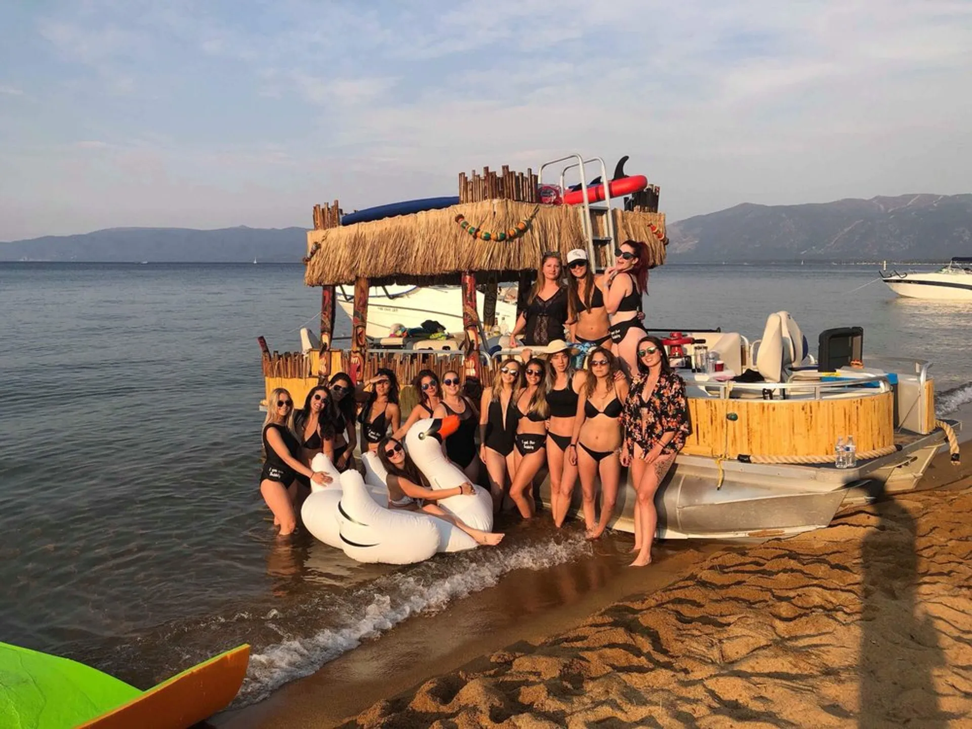 Crestliner Boats 32 Pontoon in South Lake Tahoe, CA — photo 3