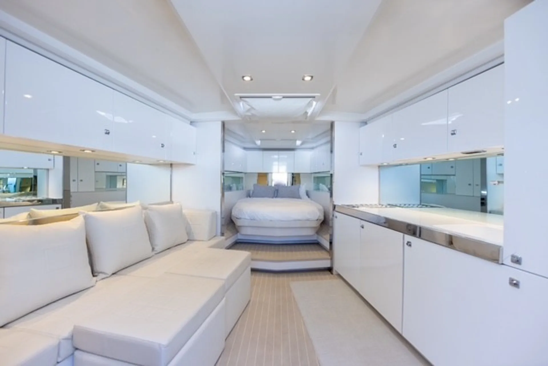 55ft Van Dutch Luxury w/ Captain