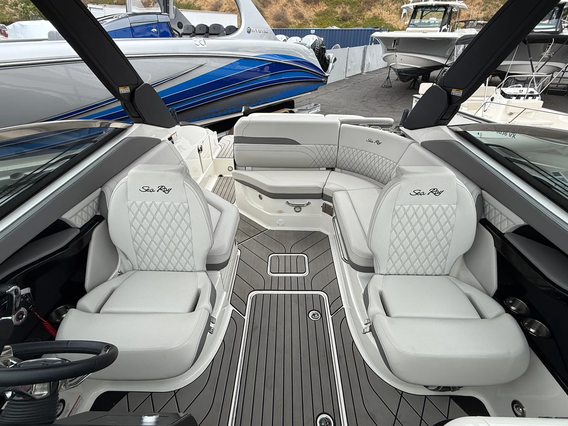 SEA RAY BOATS SLX 260 in Newport Beach, CA — photo 2