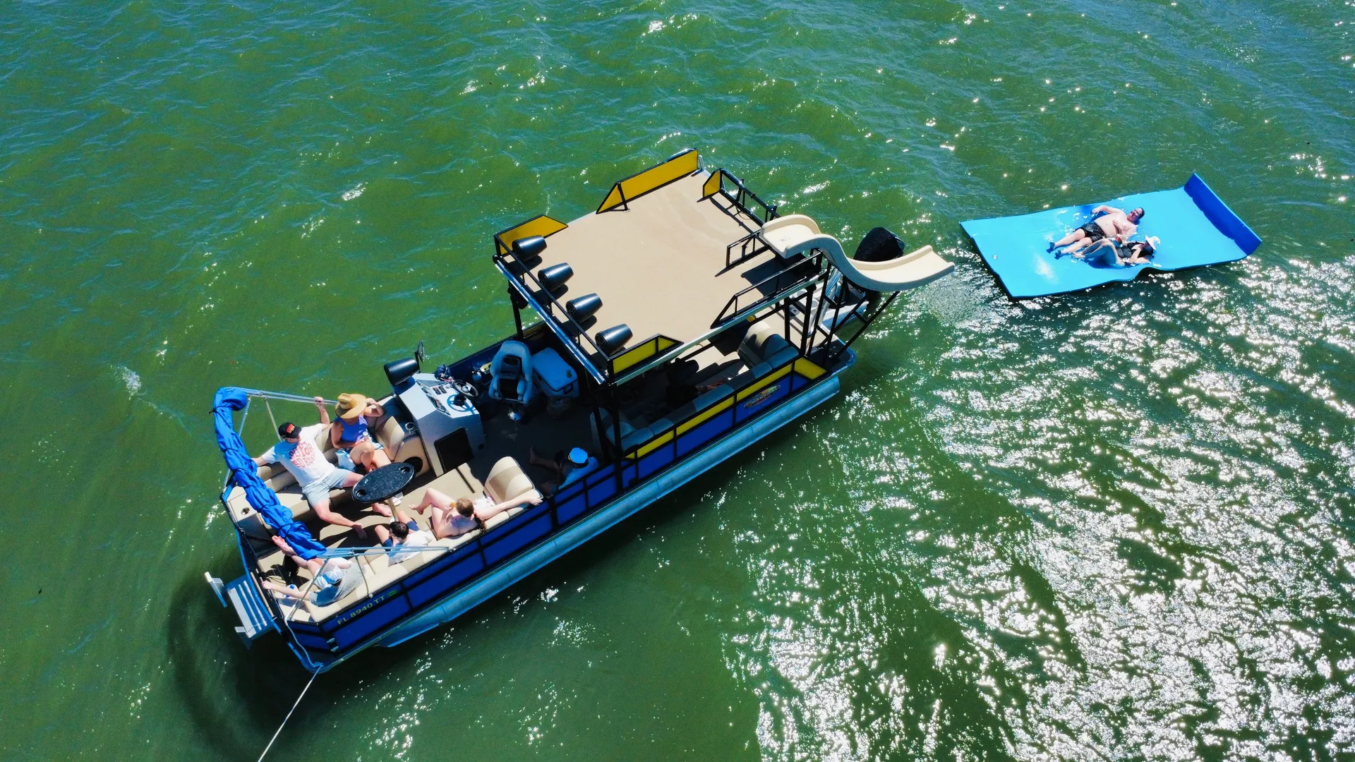 Bahamas Tritoon 270 in St. Petersburg, FL — photo 2