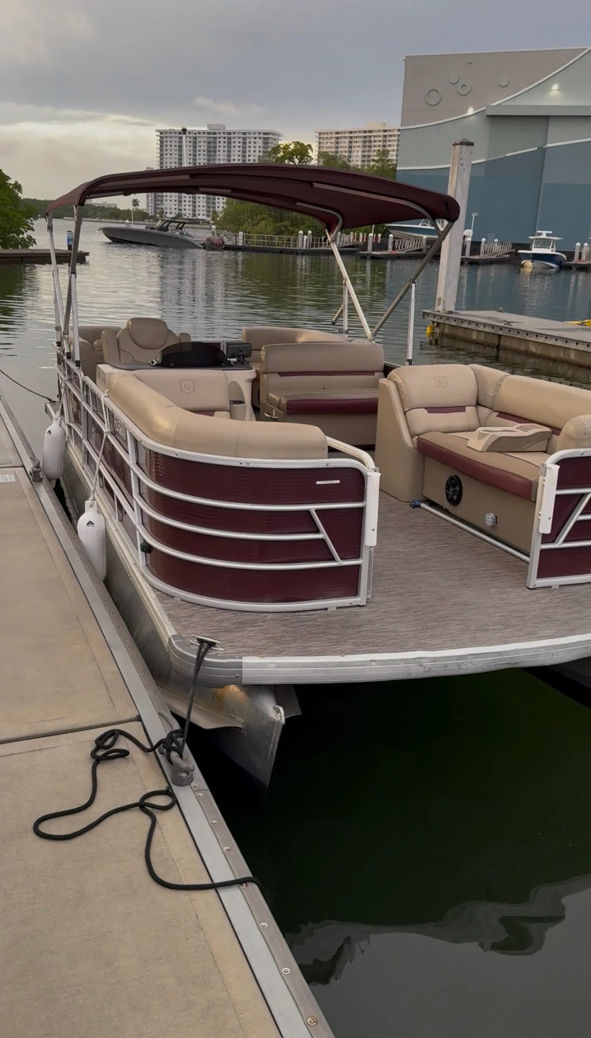 GODFREY MARINE SWEETWATER 2286 C in Fort Lauderdale, FL