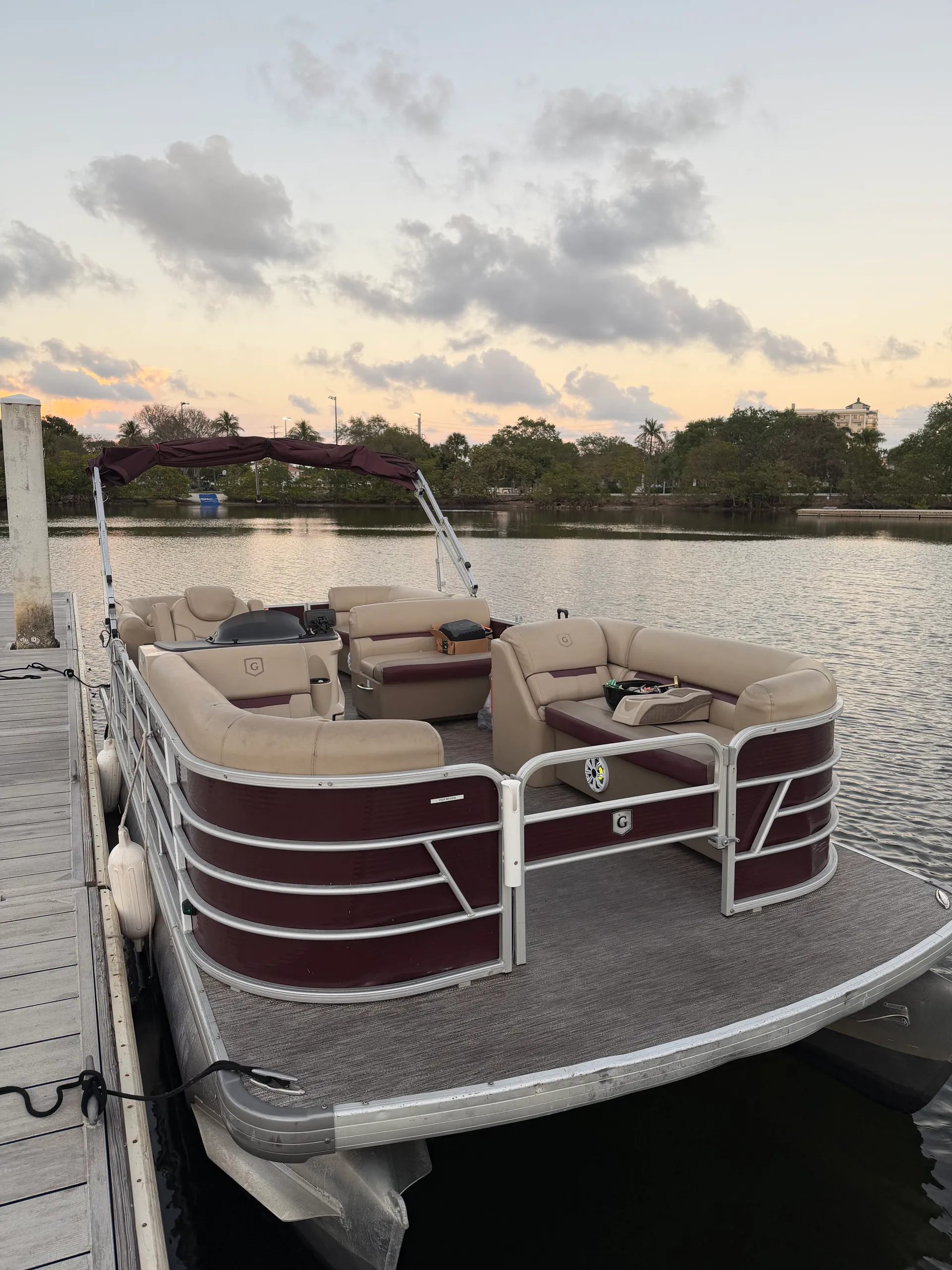 GODFREY MARINE SWEETWATER 2286 C in Fort Lauderdale, FL — photo 2