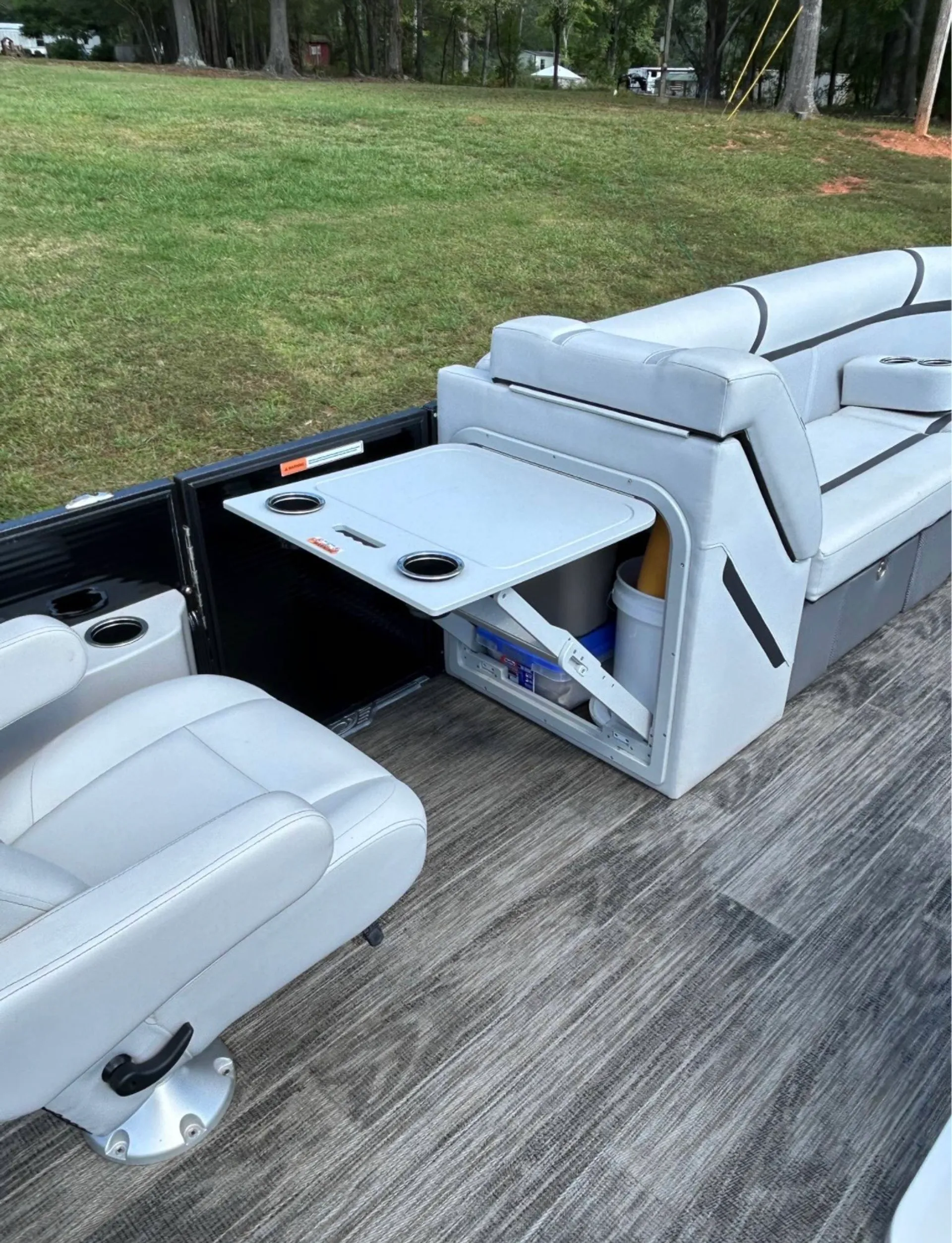 CREST PONTOONS CLASSIC DLX 240 SLC CPT DLX in Fort Walton Beach, FL — photo 2