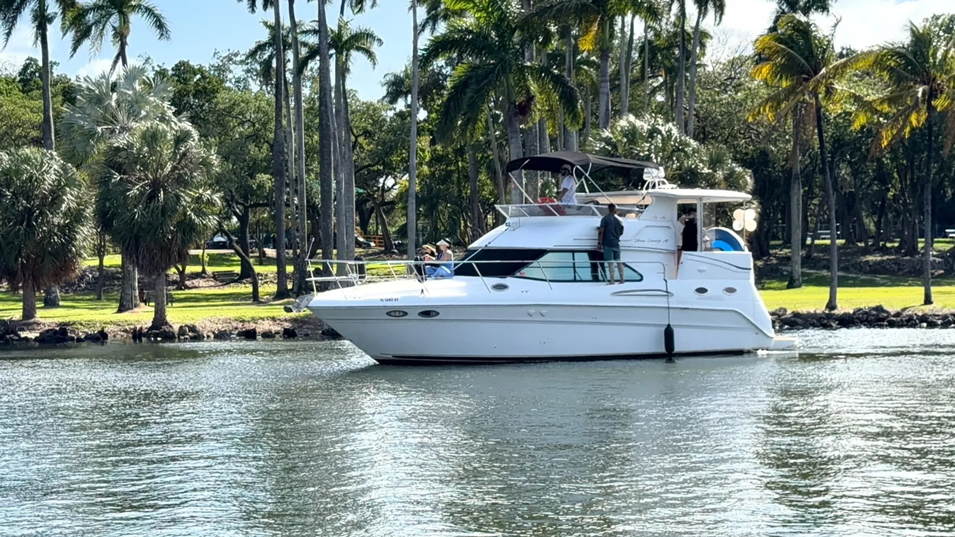 Sea Ray Boats 370 AC in Miami, FL — photo 6