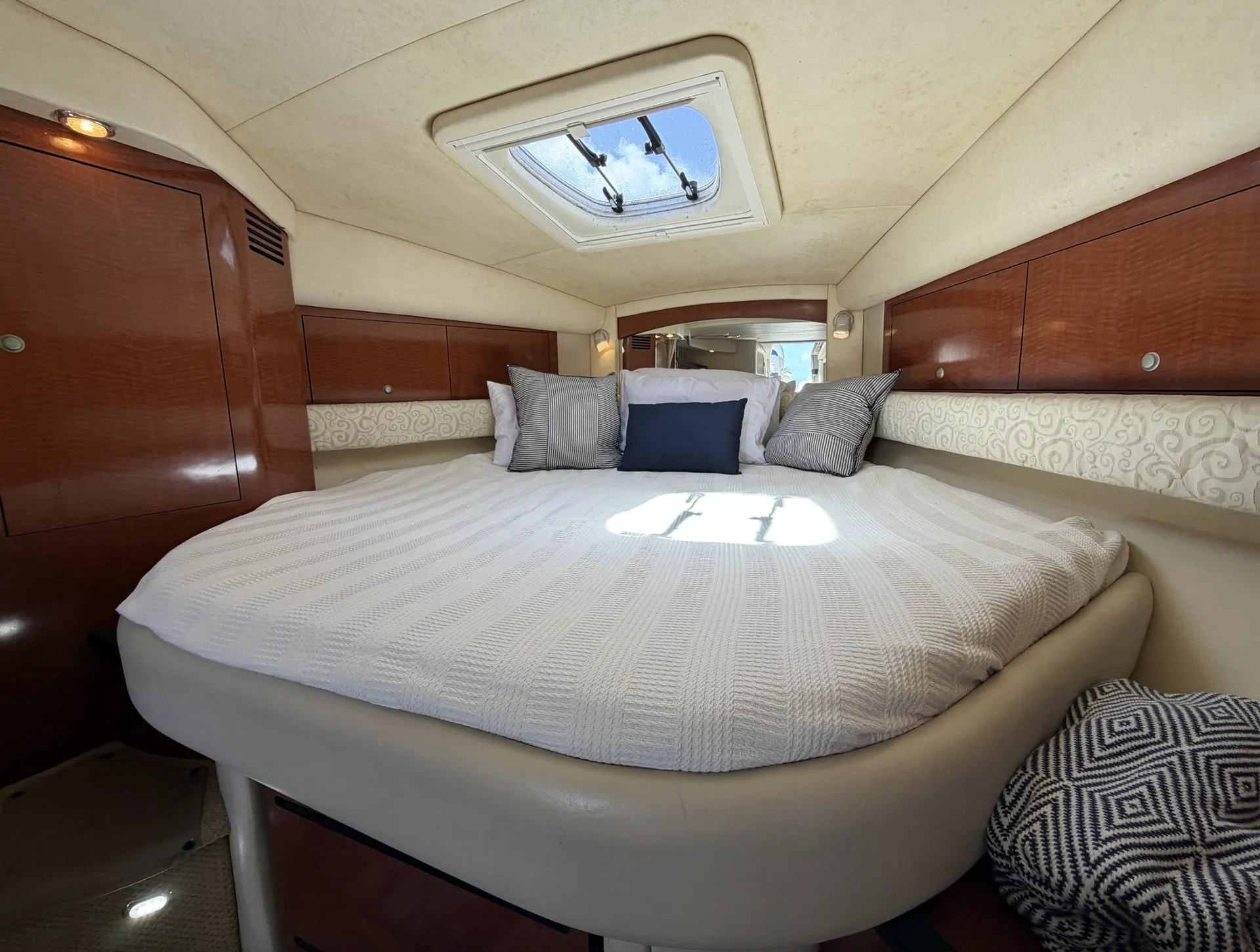 Luxury 38’ Sea Ray Sundancer Charter | Fort Lauderdale with Captain
