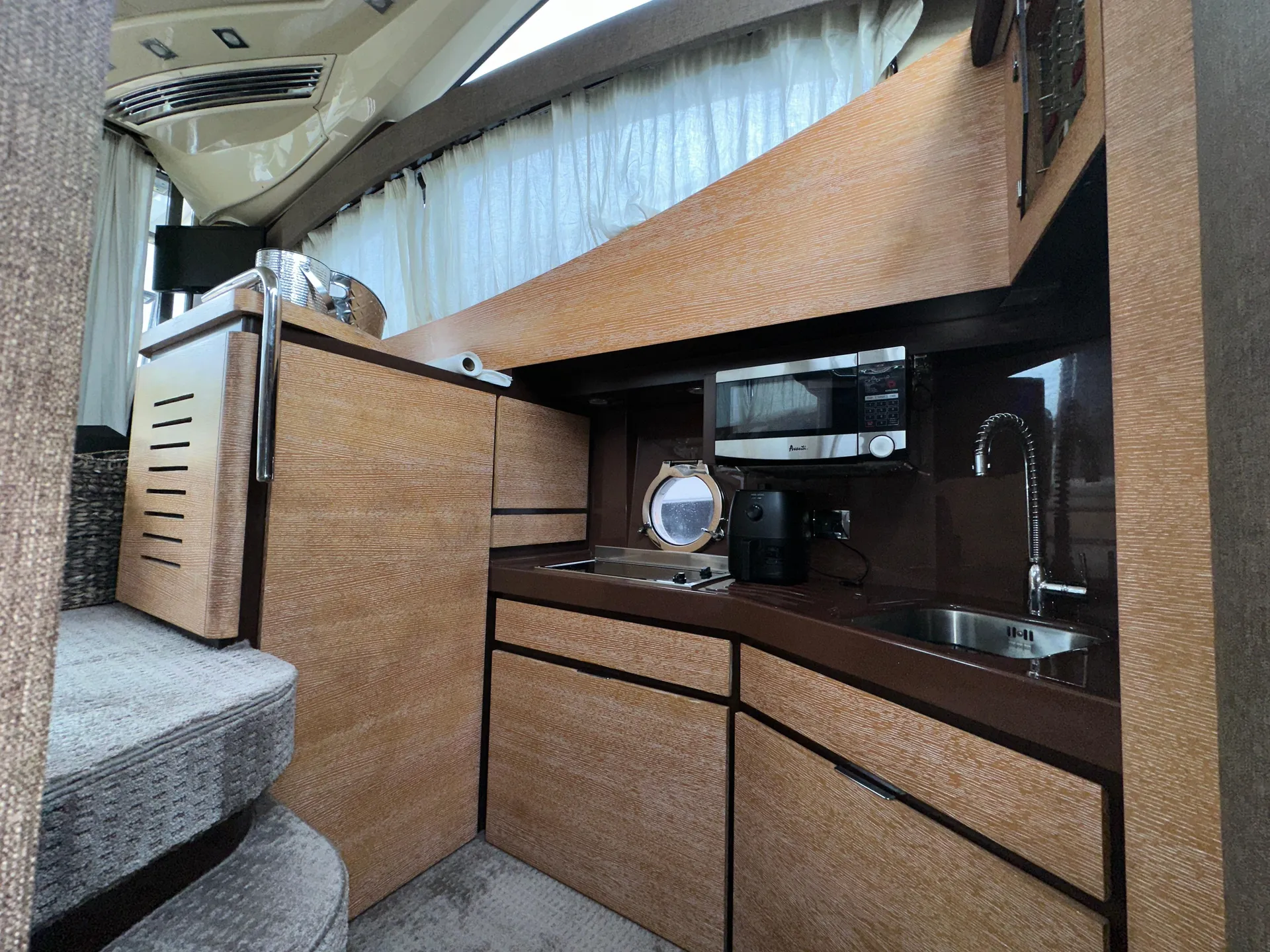 Azimut 40 in Hollywood, FL — photo 3