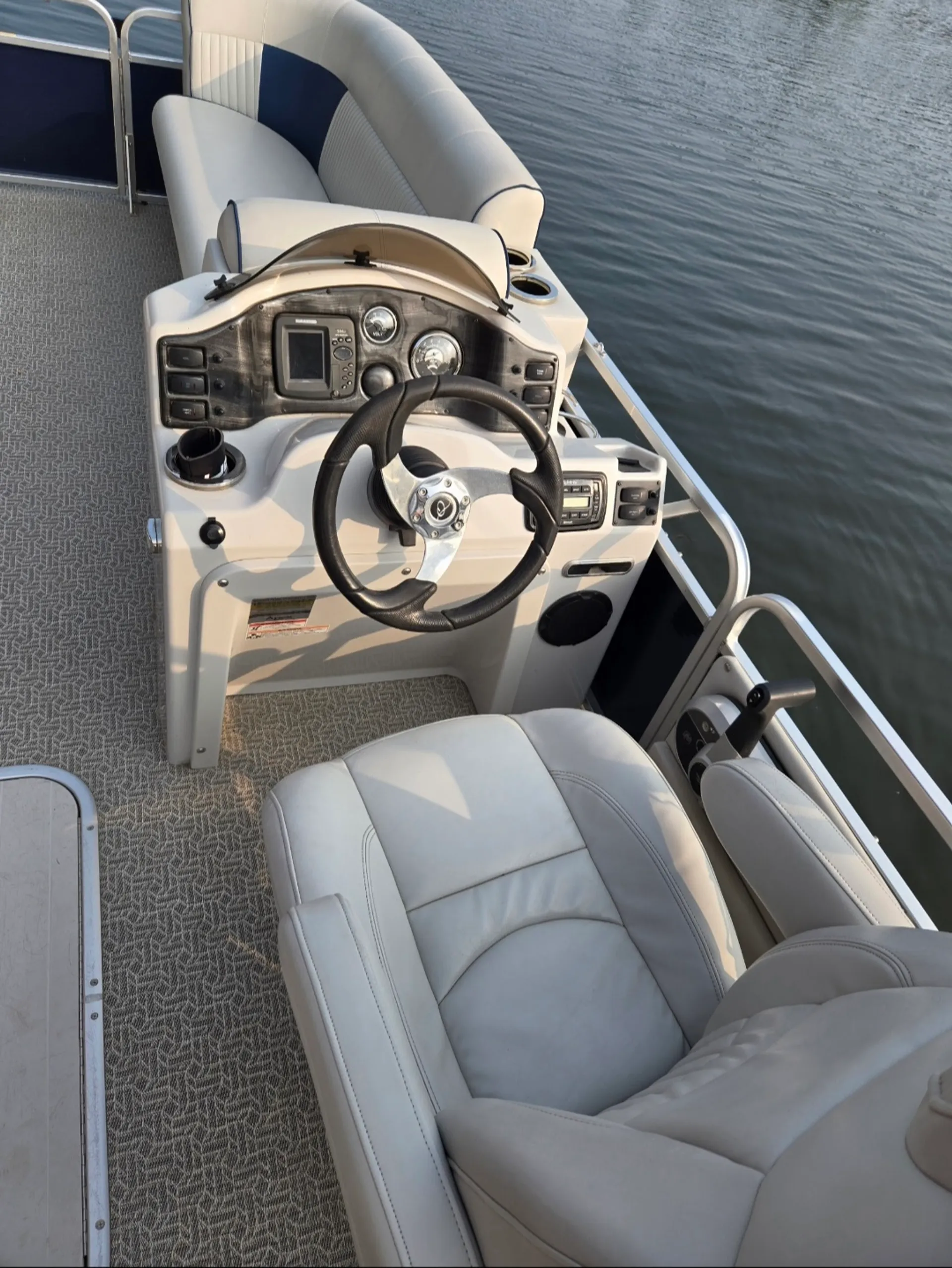 Qwest Pontoons 240 in Stanwood, MI — photo 2