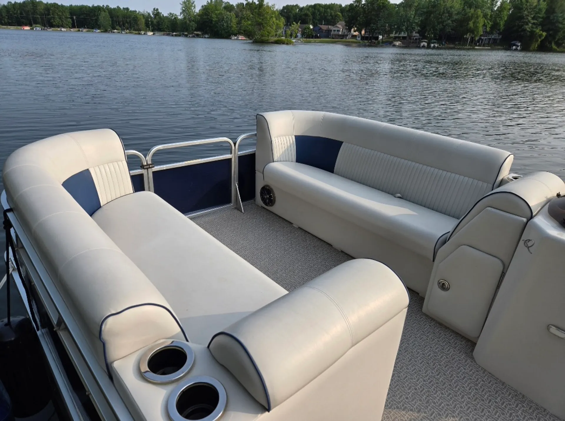 Qwest Pontoons 240 in Stanwood, MI — photo 4