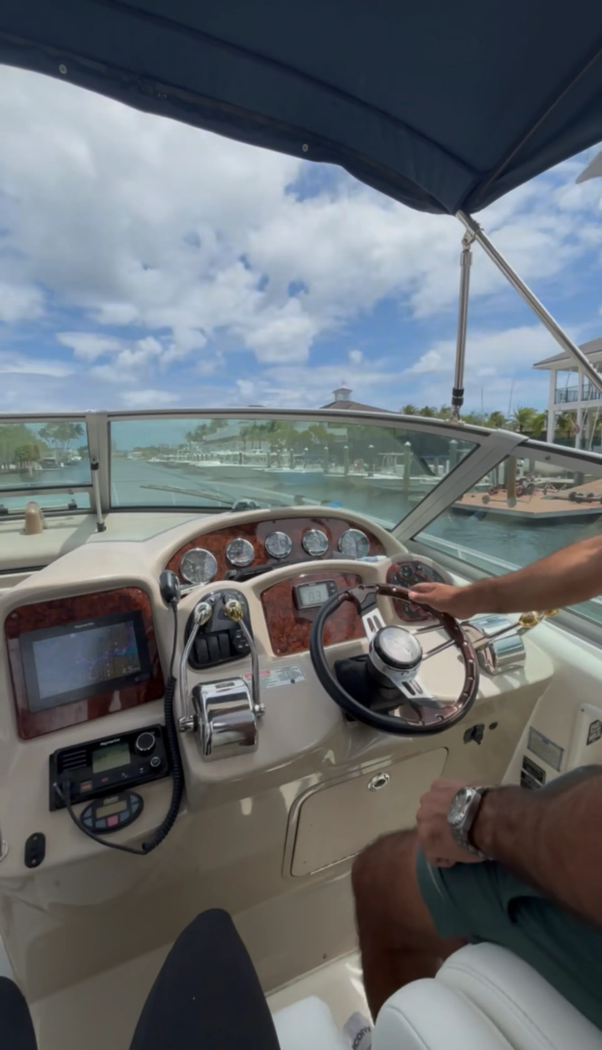 Luxury 38’ Sea Ray Sundancer Charter | Fort Lauderdale with Captain
