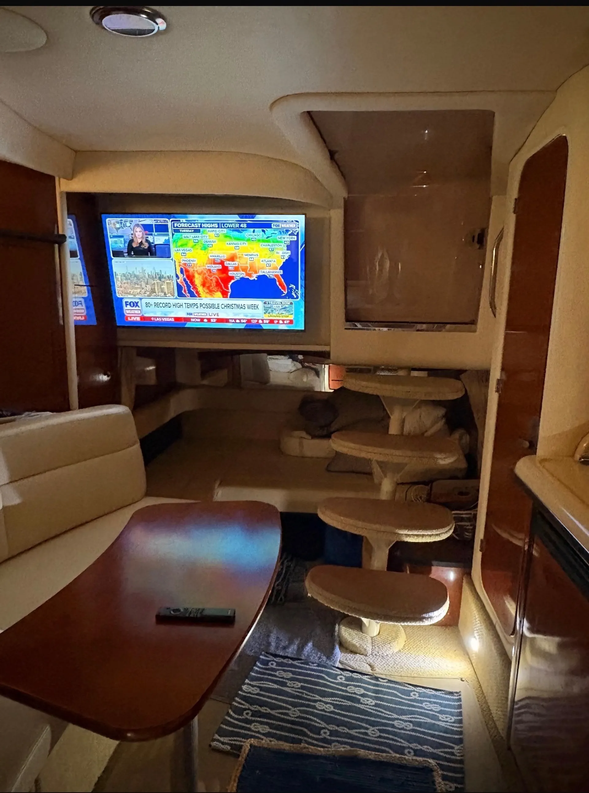 Sea Ray Boats 340 Sundancer in Fort Lauderdale, FL — photo 9