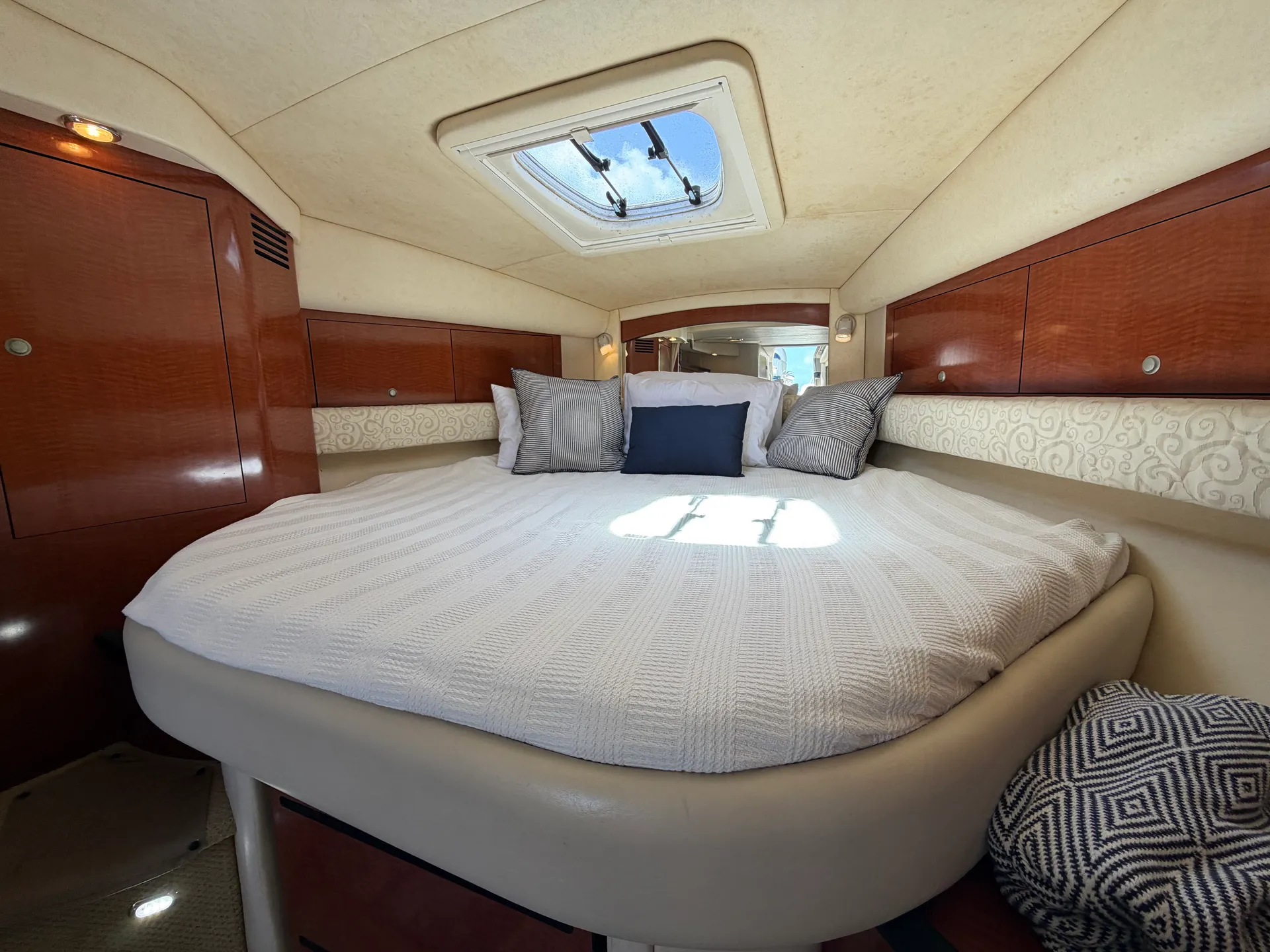 Luxury 38’ Sea Ray Sundancer Charter | Fort Lauderdale with Captain