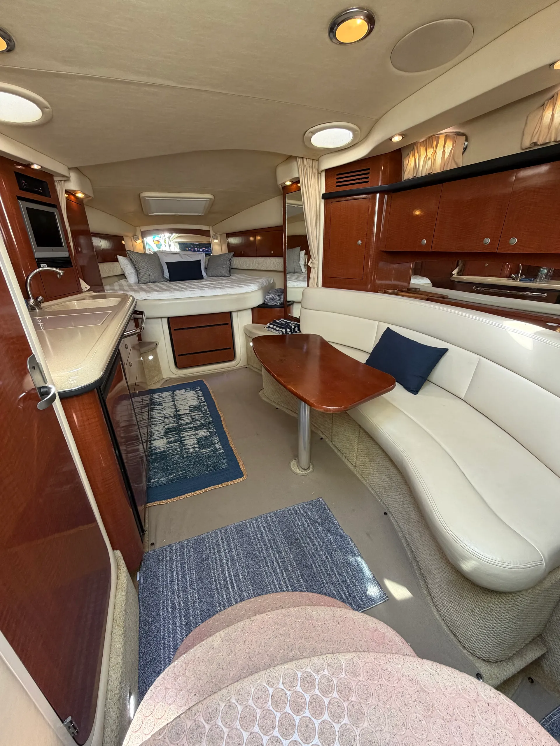 Sea Ray Boats 340 Sundancer in Fort Lauderdale, FL — photo 6