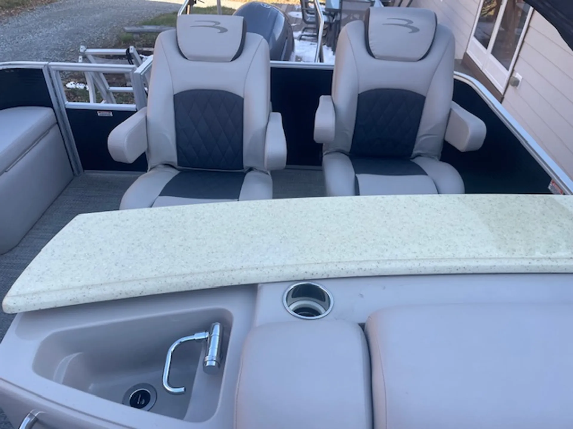 BENNINGTON MARINE 23 SBRX- PREMIUM in Butler, TN — photo 3