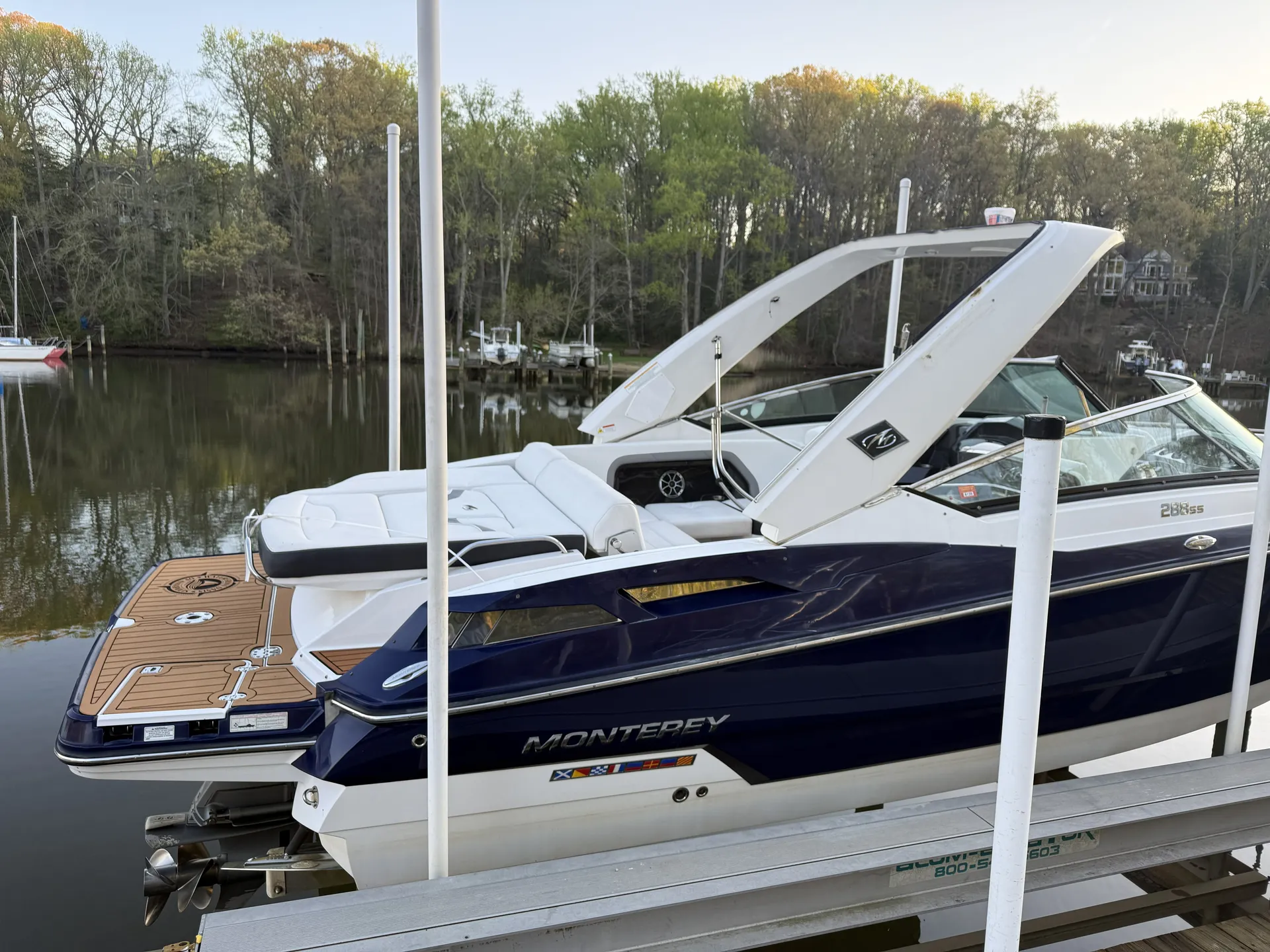 MONTEREY BOATS 288SS in Annapolis, MD — photo 2