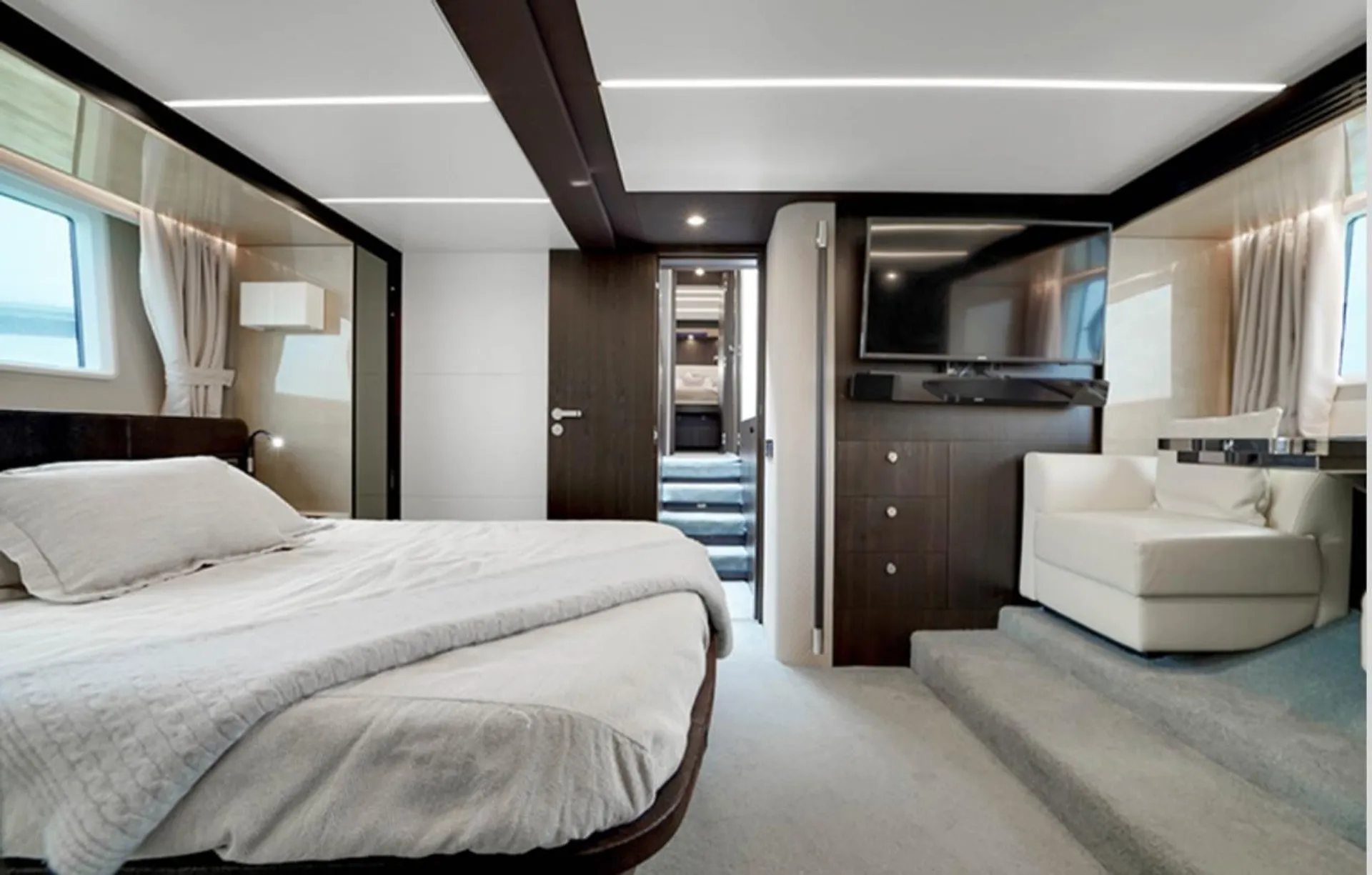 Azimut Paragon in Miami, FL — photo 4