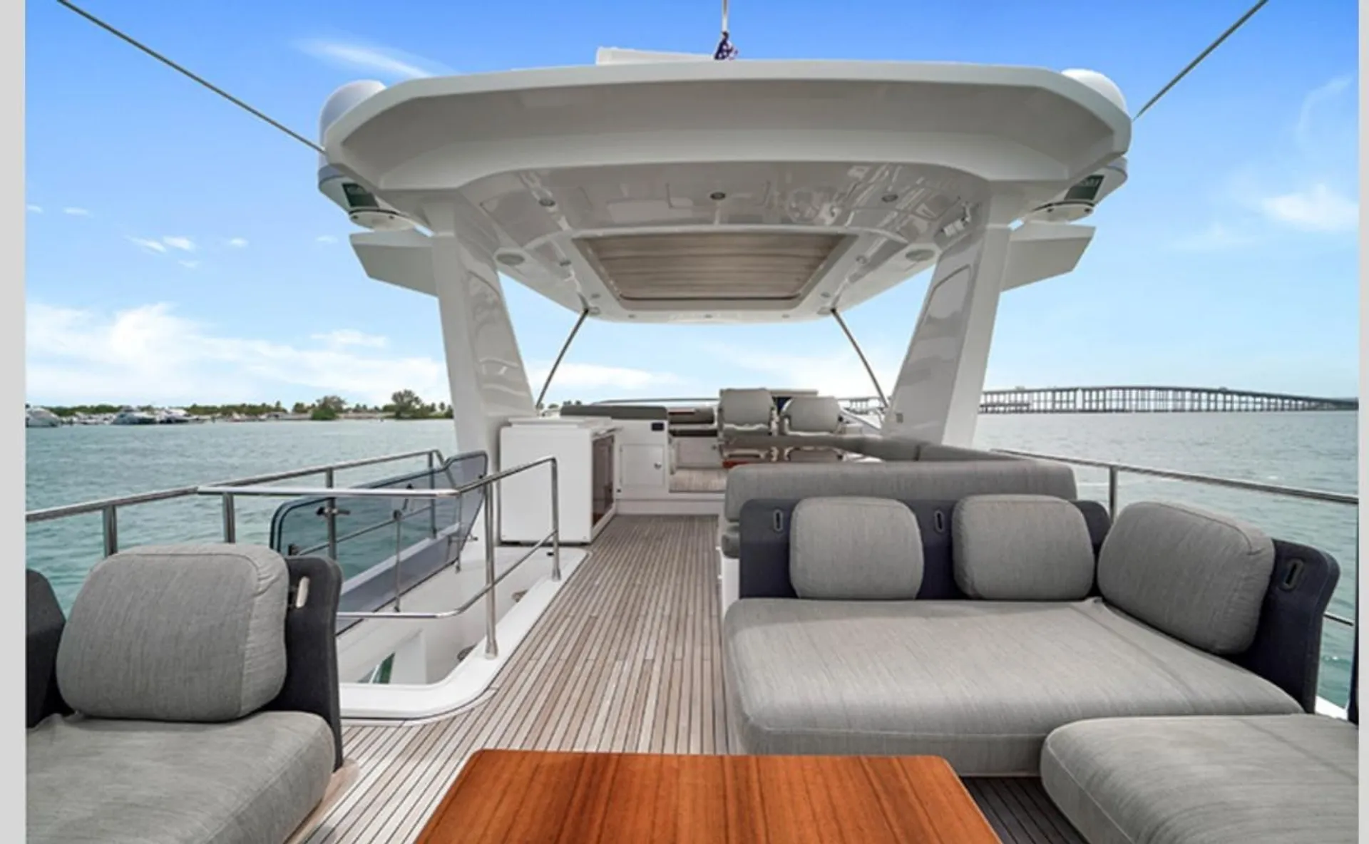 Azimut Paragon in Miami, FL — photo 7