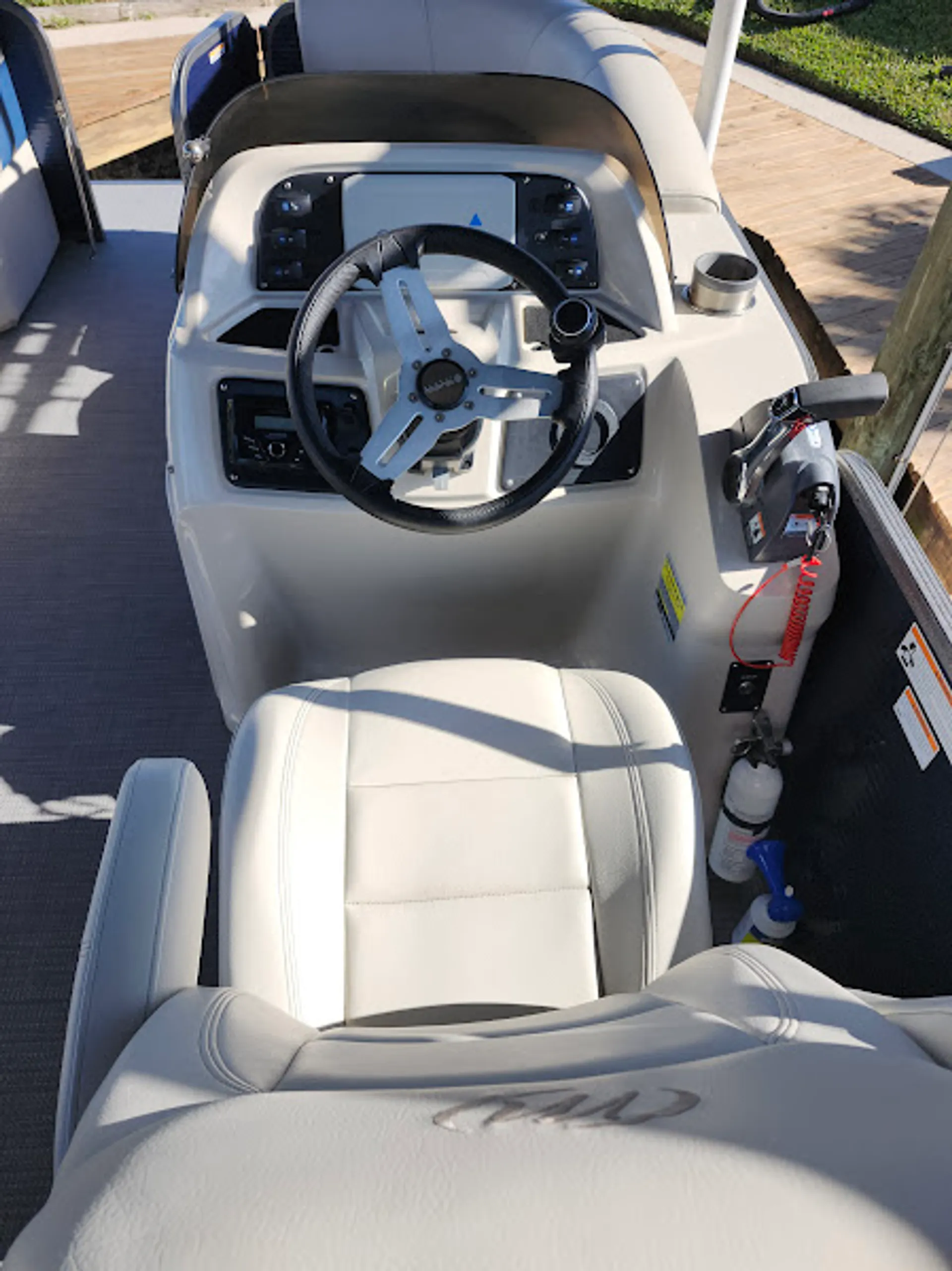 MANITOU PONTOON 23 AURORA TRIPLE TUBE VP in Cape Coral, FL — photo 8