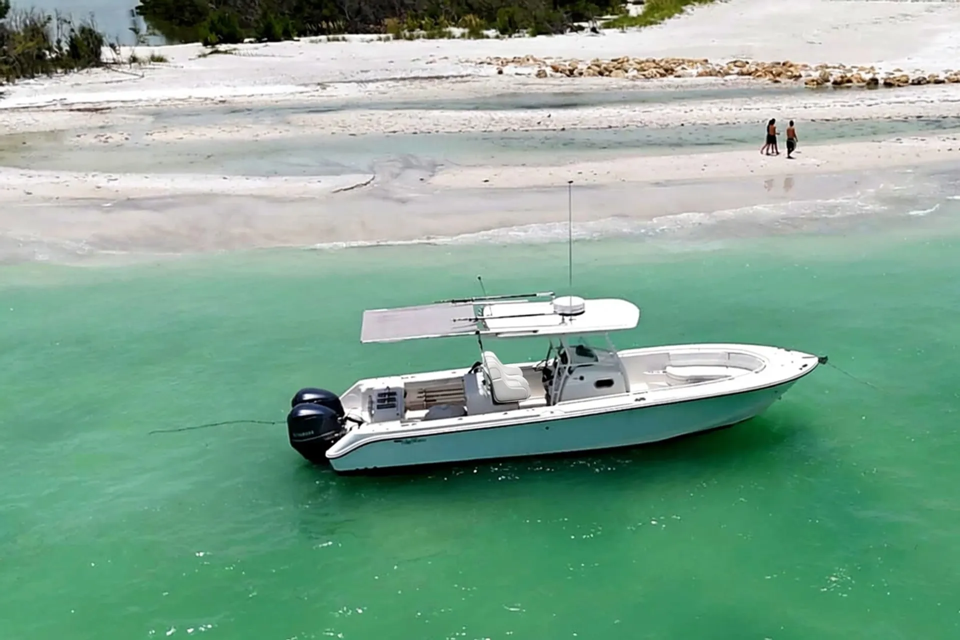 EDGEWATER POWERBOATS 318 CC W/2-F300 YAMAHA in Sarasota, FL — photo 2