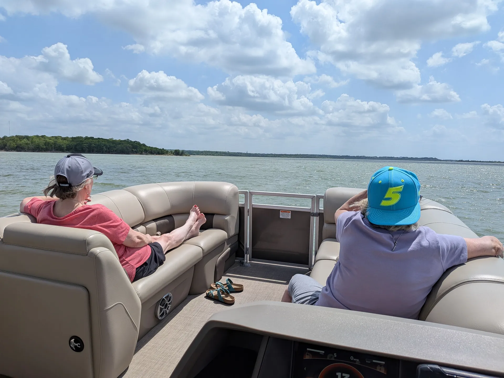 20ft PARTY BARGE WITH CAPTAIN READY FOR FUN IN THE SUN!!!!!