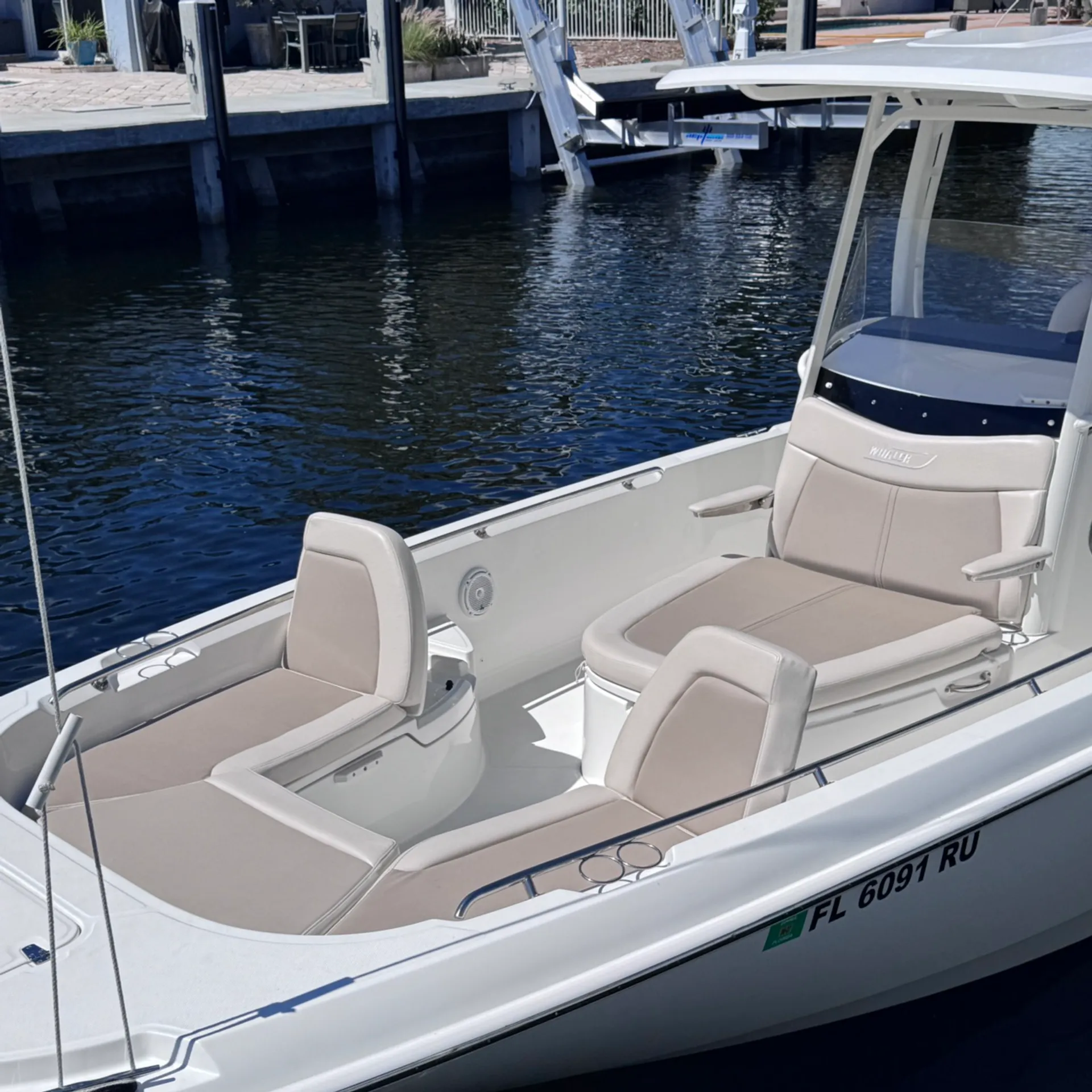 BOSTON WHALER 170 DAUNTLESS in Pompano Beach, FL