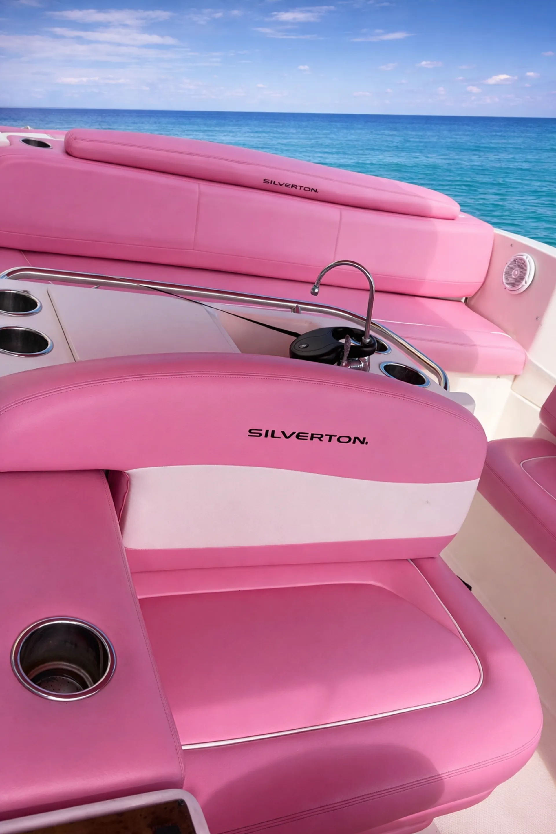 SILVERTON MARINE 35 MOTOR YACHT in Key Largo, FL — photo 6