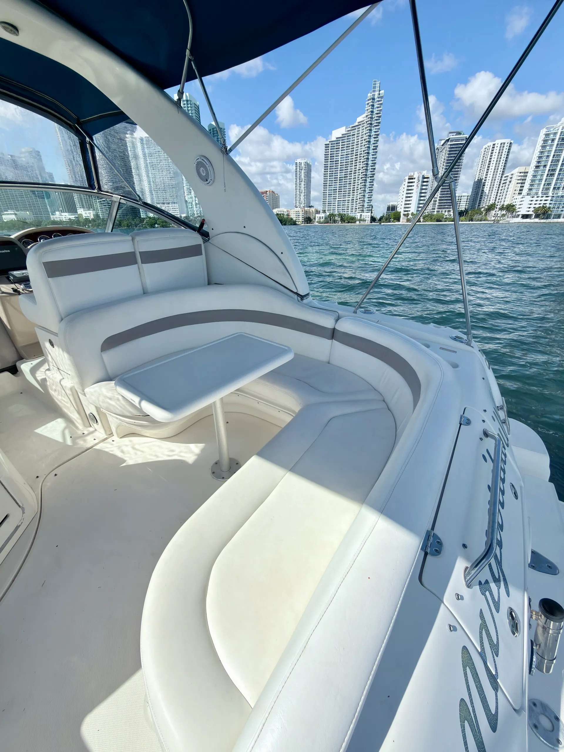Sea Ray Boats sundancer 340 in Miami, FL — photo 2
