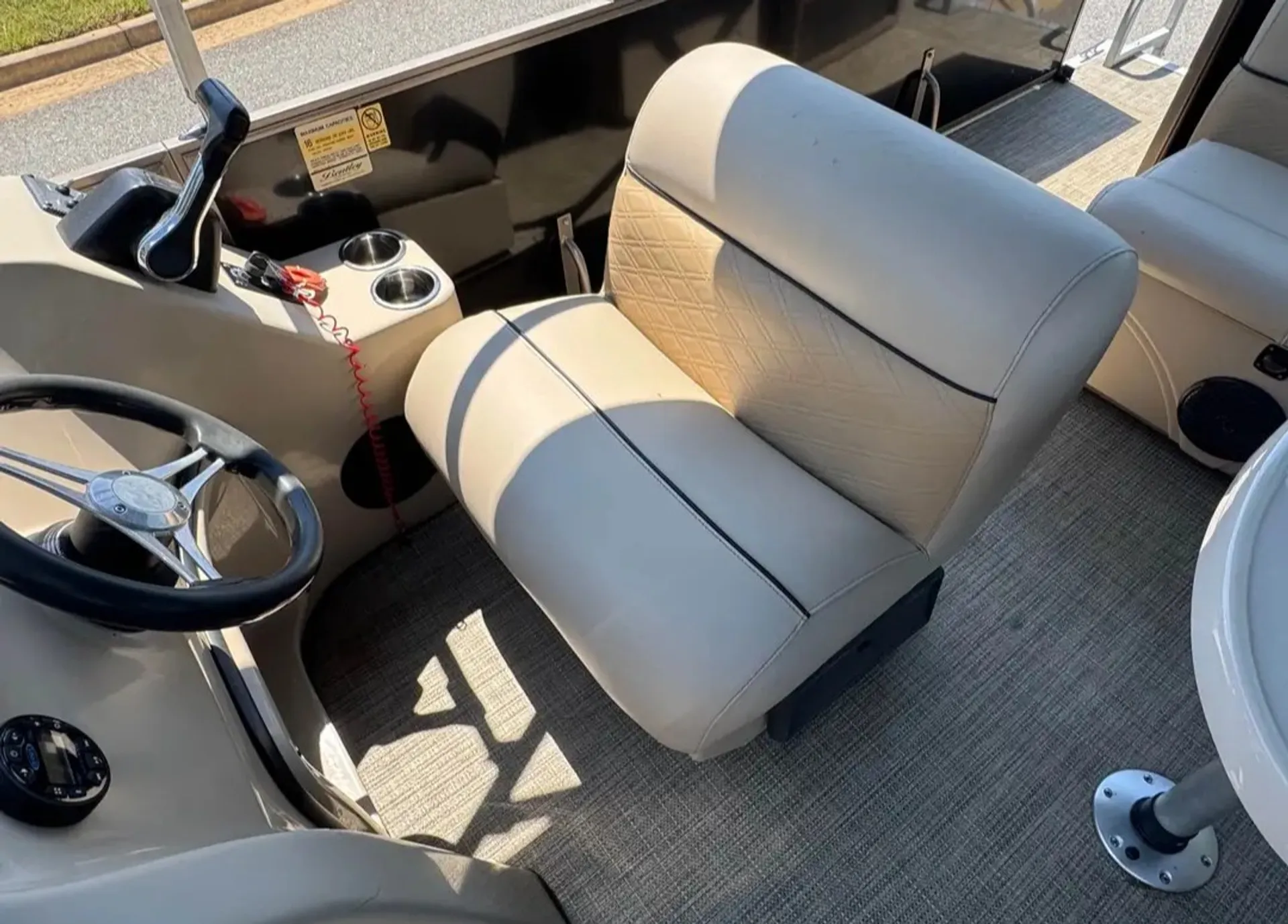 Bentley Pontoons 240 Cruise SE in Buford, GA — photo 8