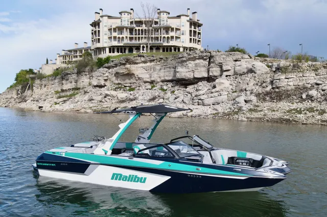 Rent a MALIBU BOATS ski and wakeboard in Briarcliff, TX near me