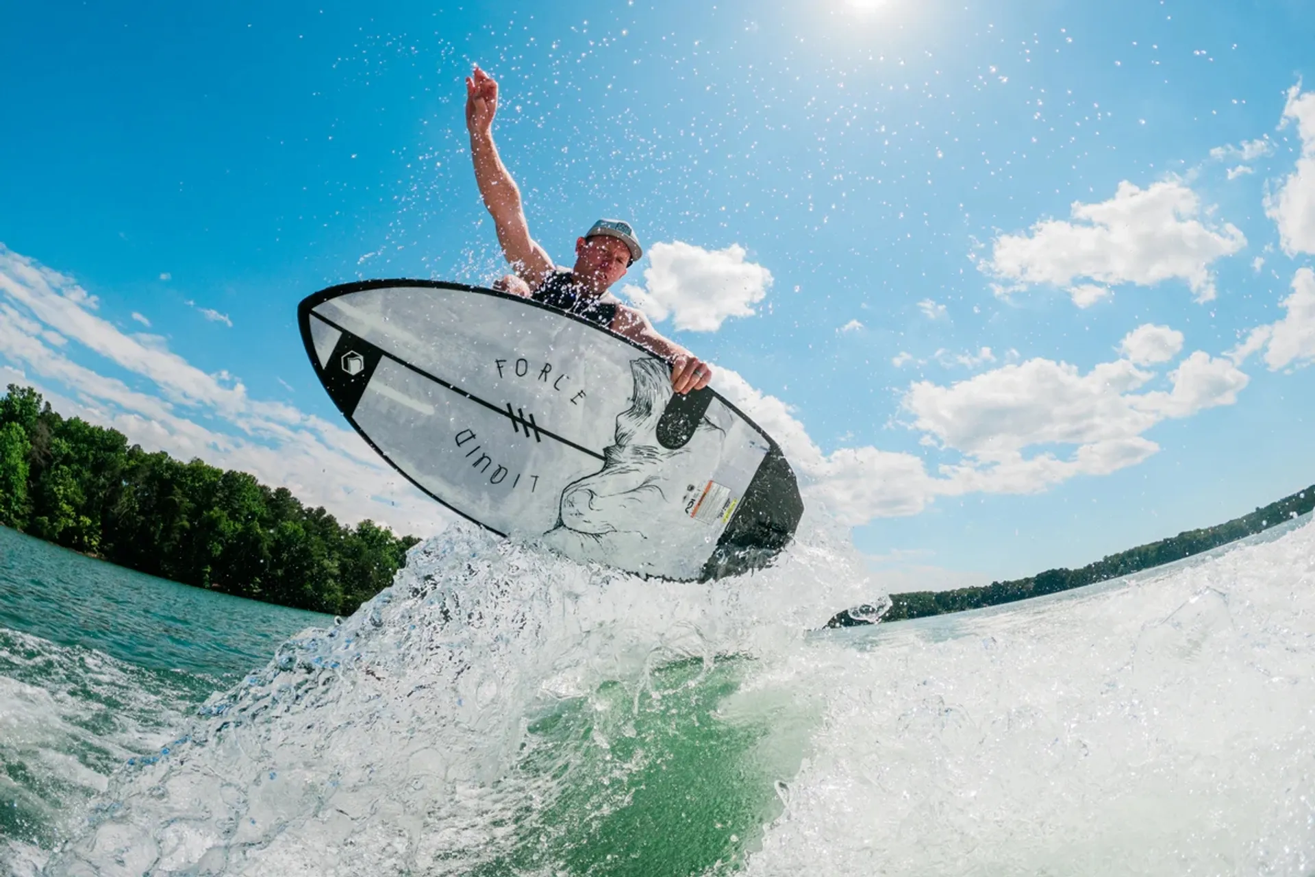 MALIBU BOATS WAKESETTER 24 MXZ in Briarcliff, TX — photo 4