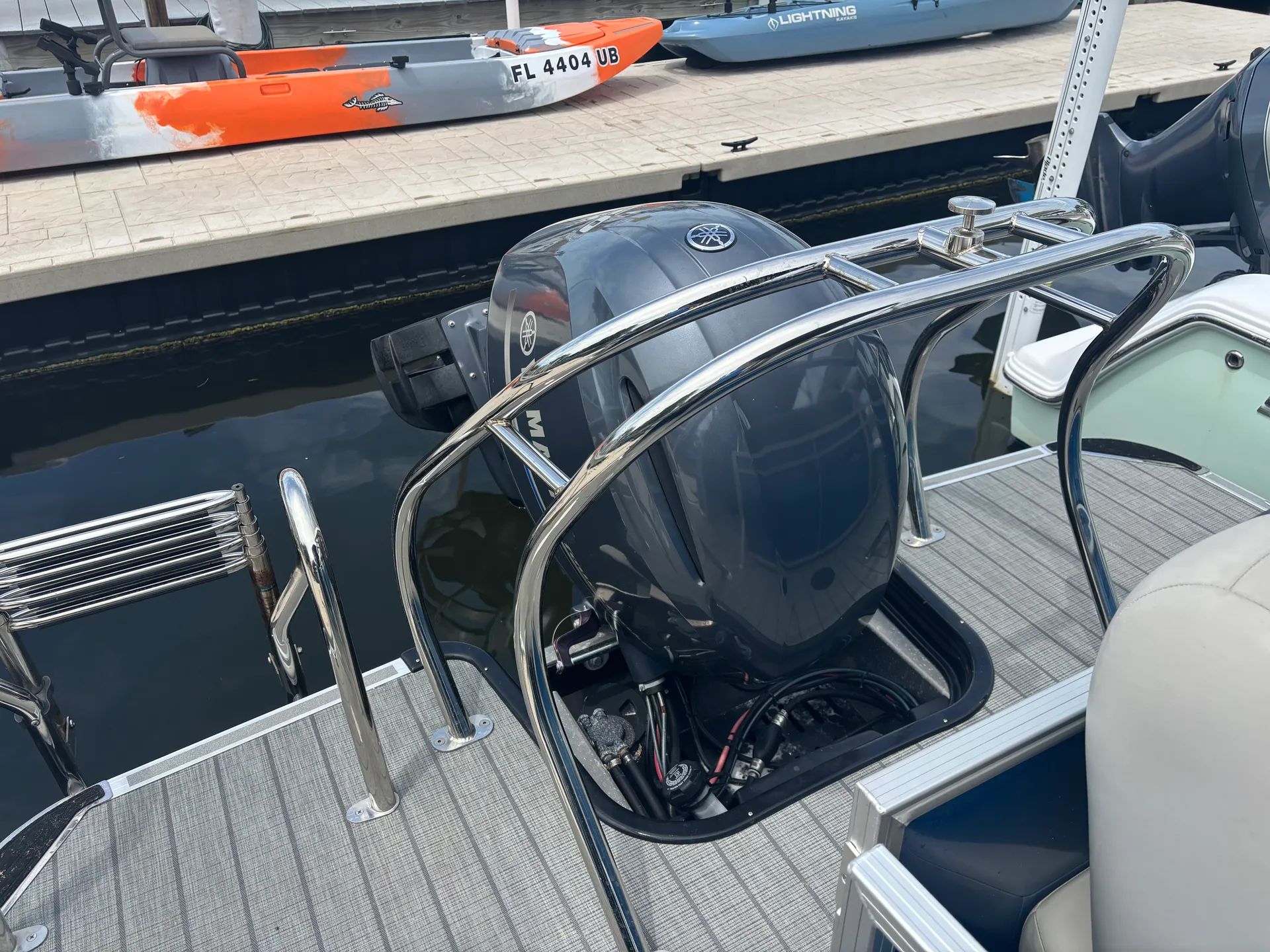 SUNCHASER GENEVA CRUISE 22 VOYAGER in Port Richey, FL — photo 4