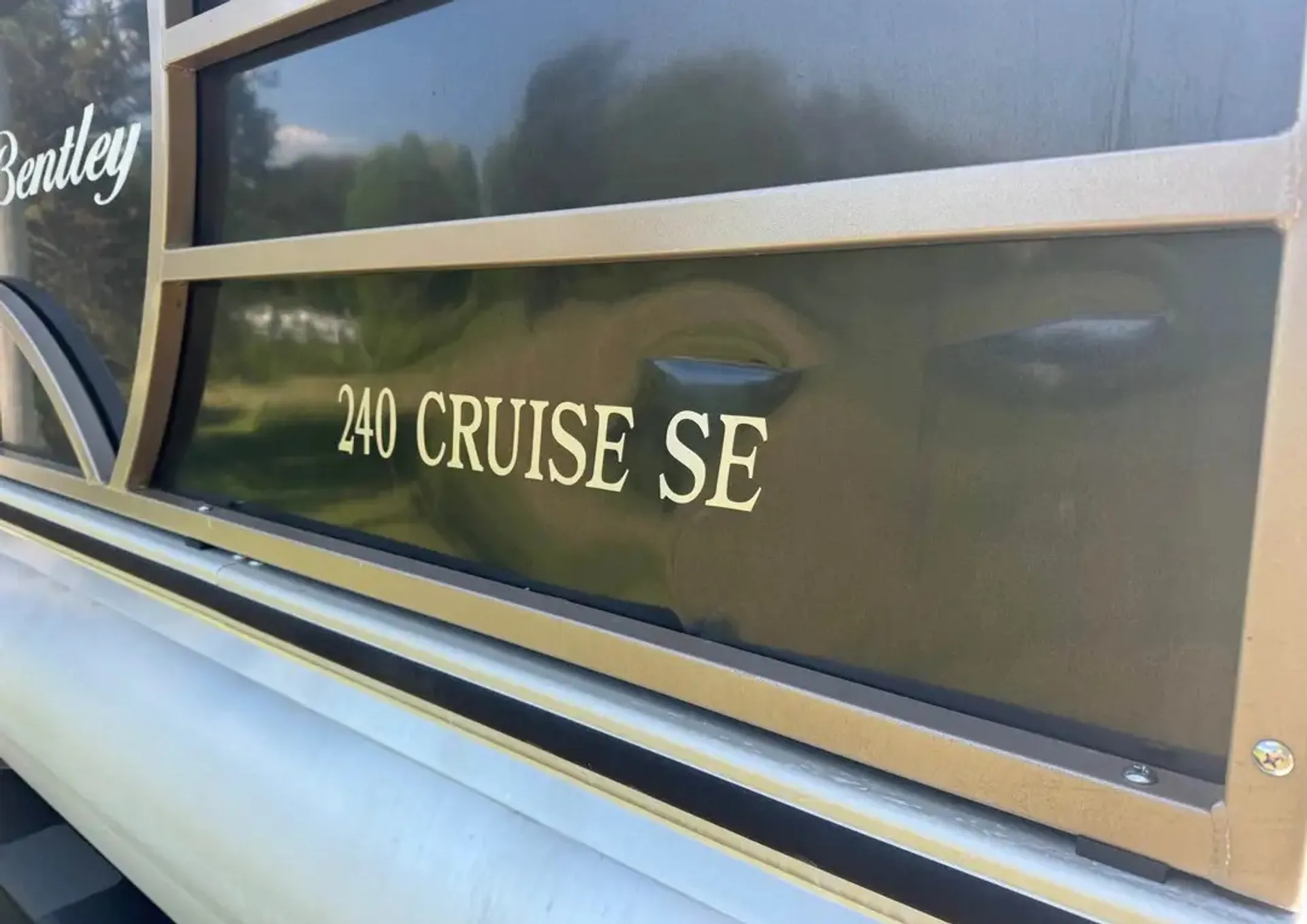 Luxury &amp; Fun on the Water! 2019 Bentley 24ft Cruise SE - 12 Guests