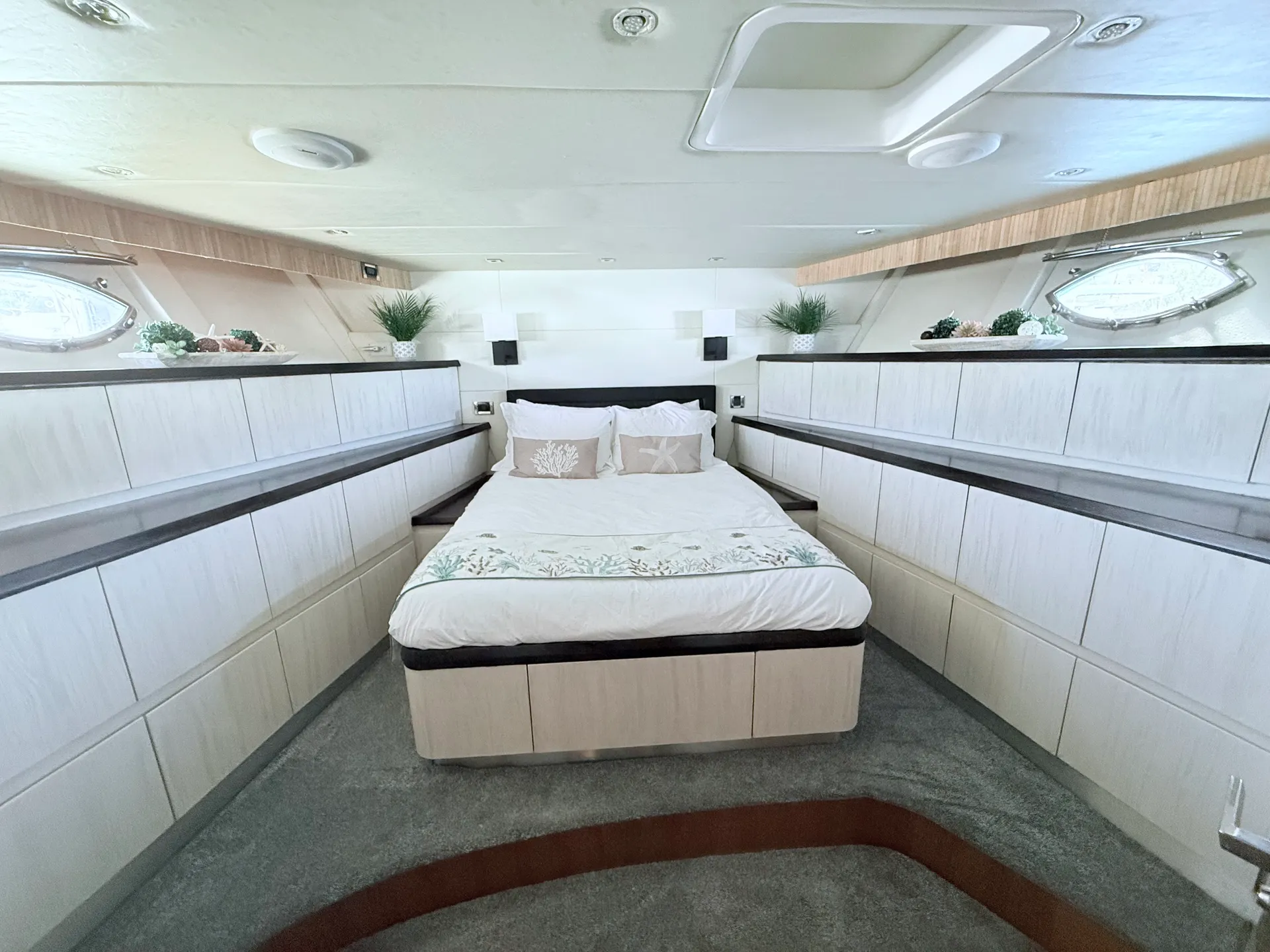 Experience the Ultimate Yacht Charter Aboard MIA – 90’ Luxury Yacht