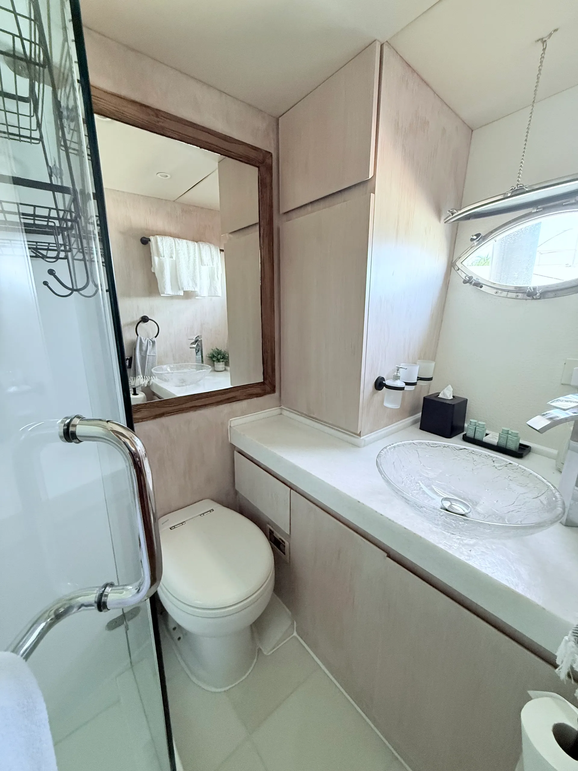 Experience the Ultimate Yacht Charter Aboard MIA – 90’ Luxury Yacht