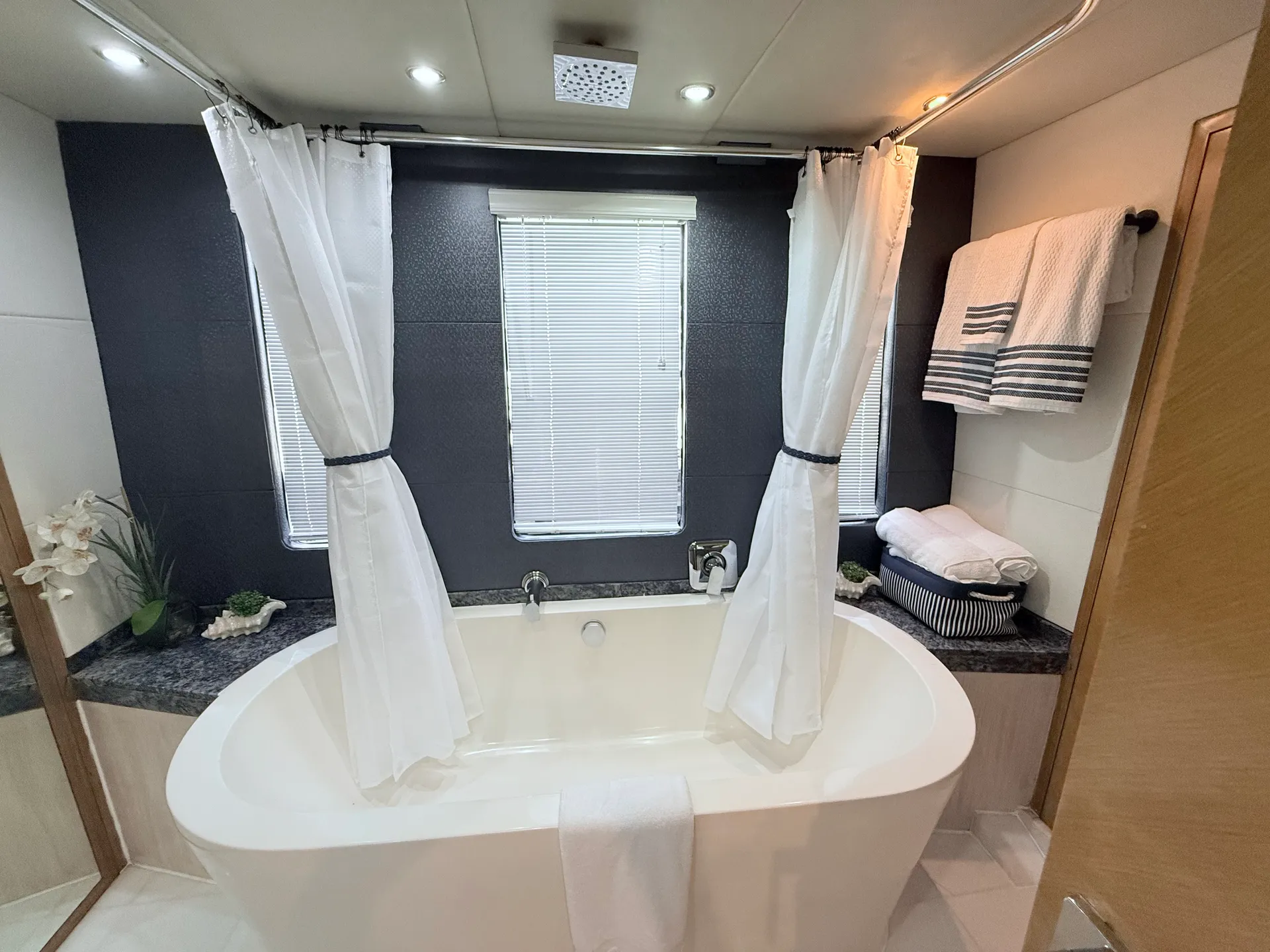 Experience the Ultimate Yacht Charter Aboard MIA – 90’ Luxury Yacht