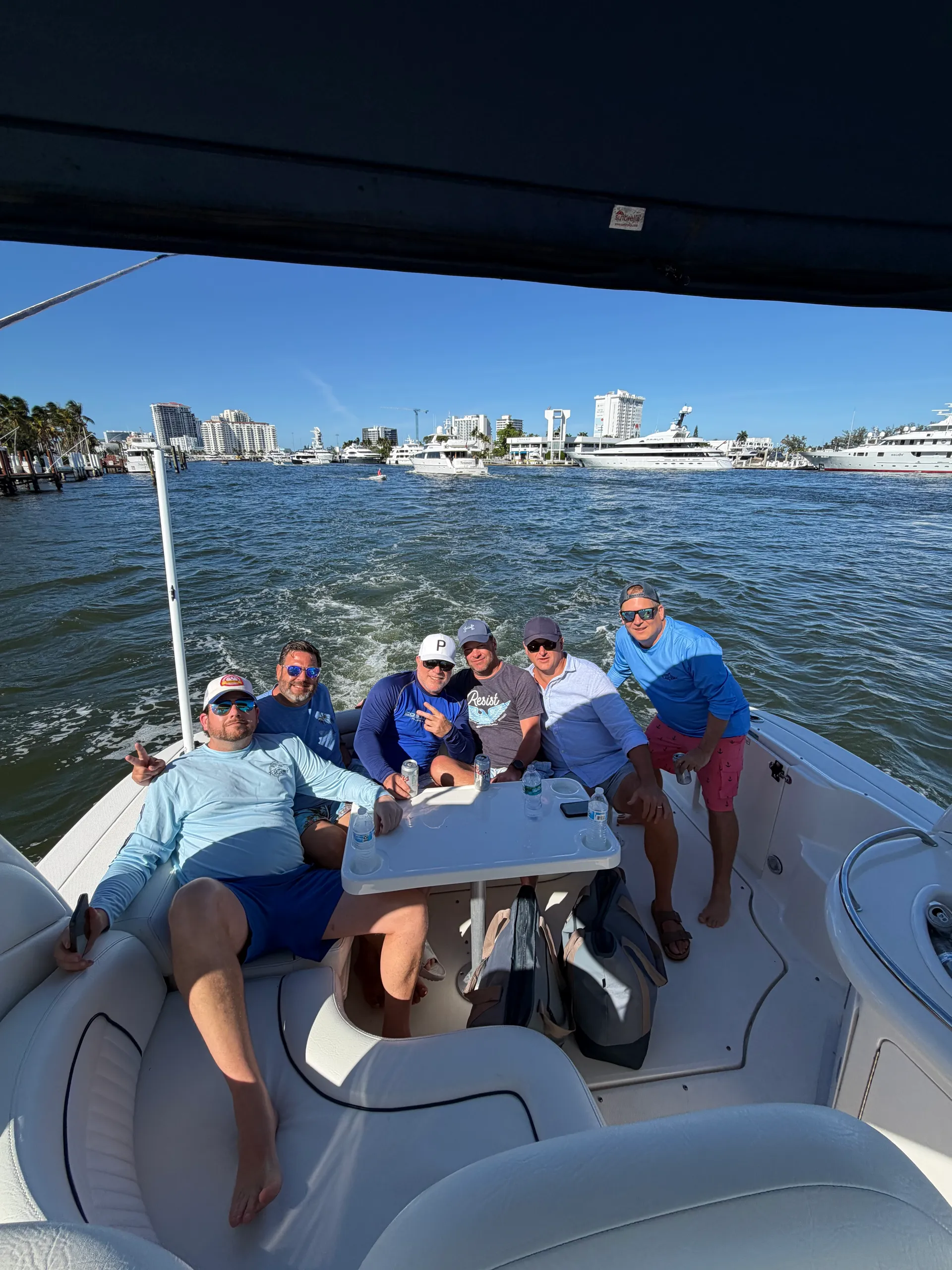 Sea Ray Boats 340 Sundancer in Fort Lauderdale, FL — photo 4