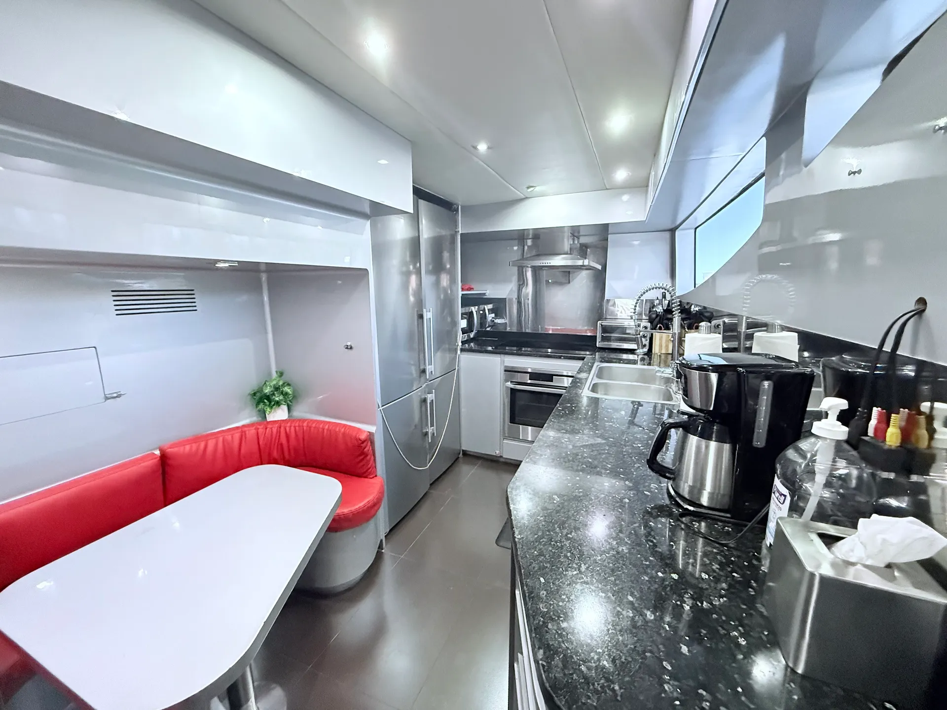 Experience the Ultimate Yacht Charter Aboard MIA – 90’ Luxury Yacht